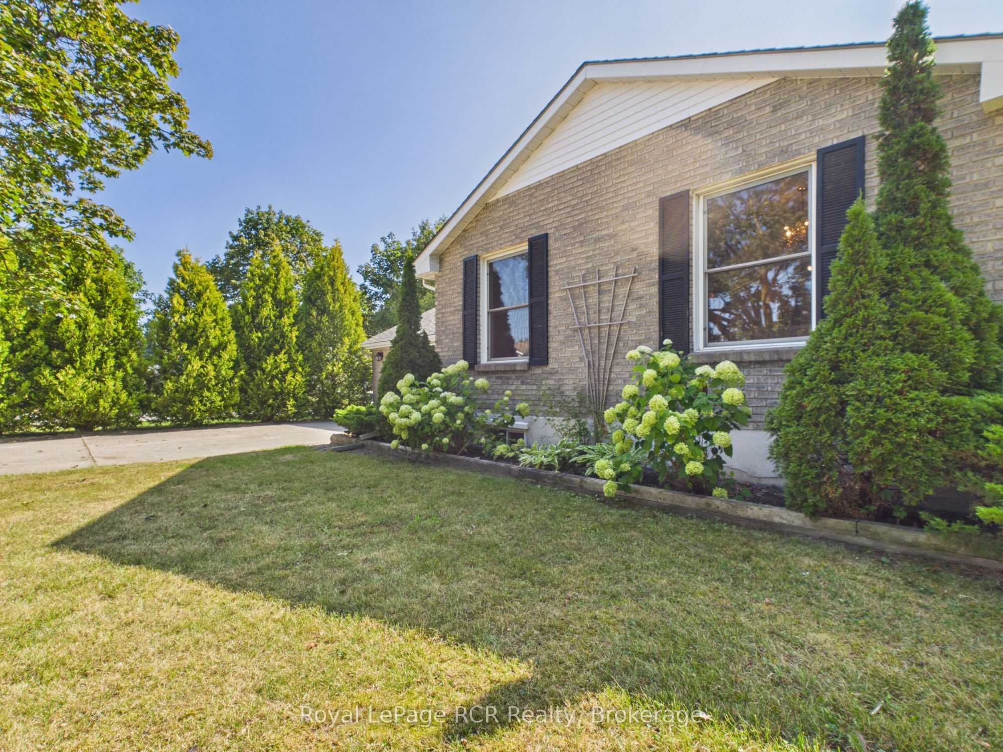 693 Macyoung Drive, Kincardine, ON N2Z 1T1 photo 3
