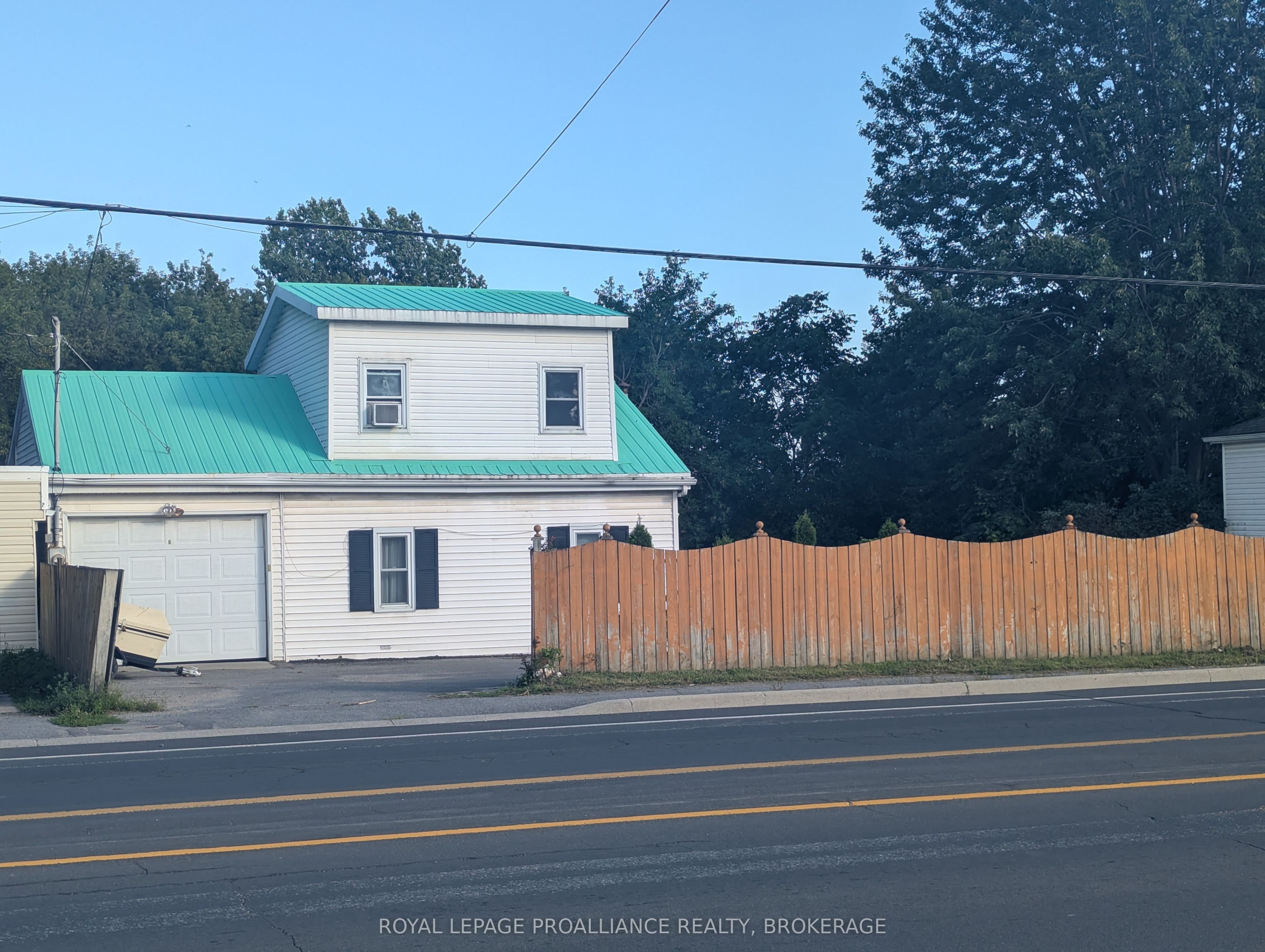 1105 Montreal Street, Kingston, ON K7K 3K6 photo 4