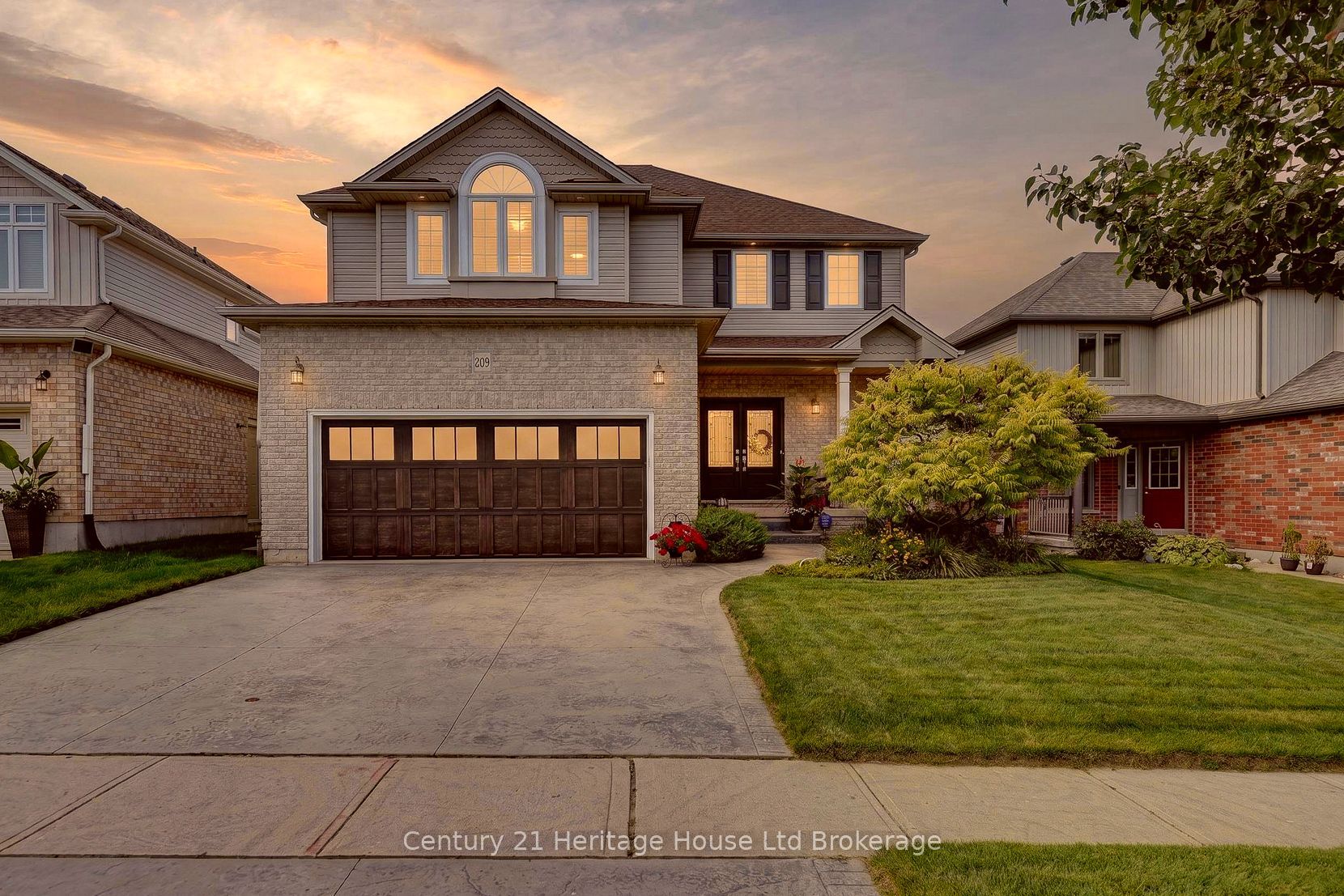 209 Munnoch Boulevard, Woodstock, ON N4T 1V7