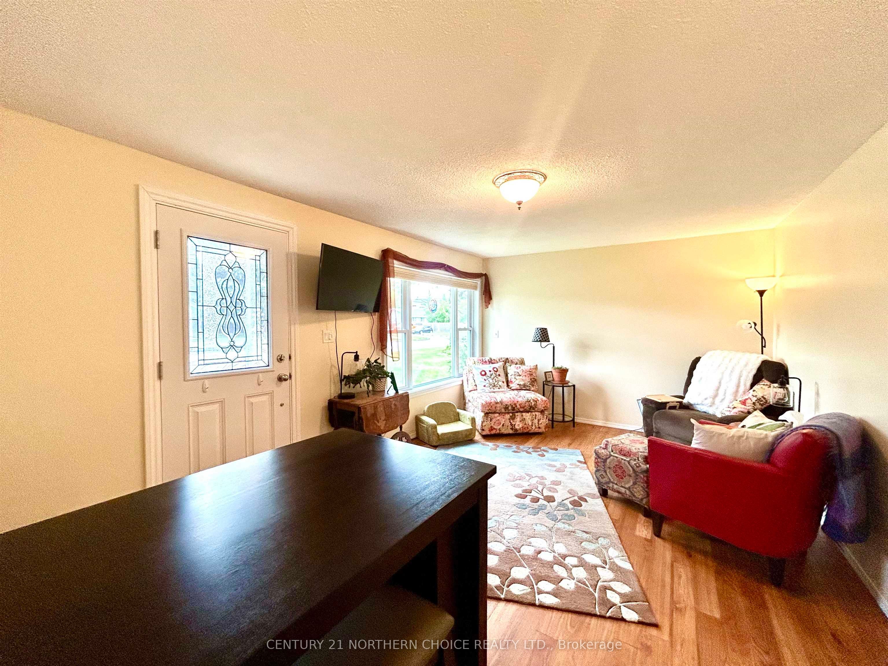 1313 Fifth Street East, Fort Frances, ON P9A 1W2 photo 3