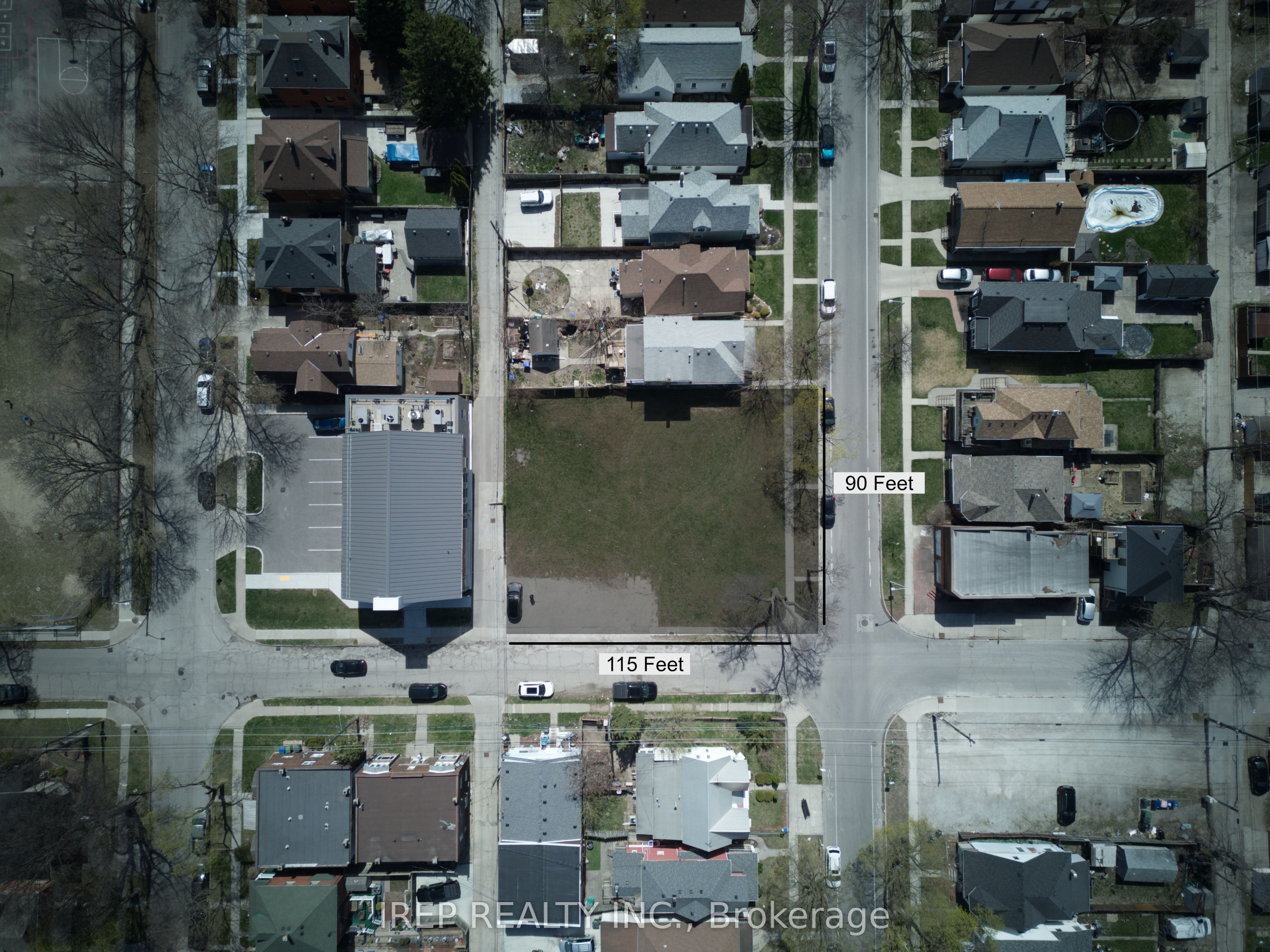 808 Lincoln Road, Windsor, ON N8Y 2H1 photo 2