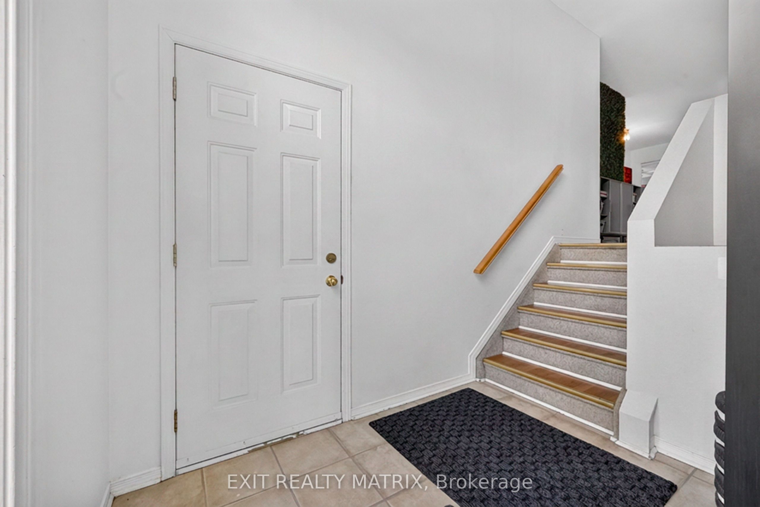 239 Stiver Street, Russell, ON K4R 1G9 photo 3