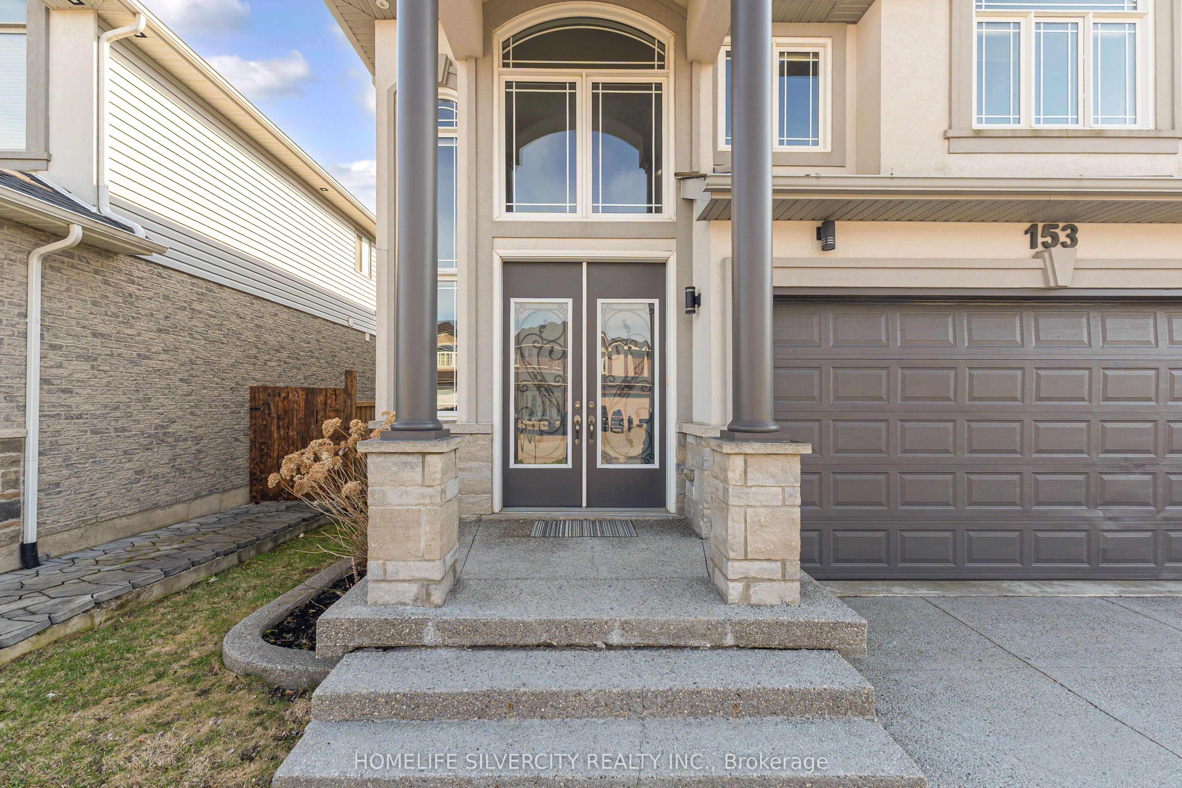 153 Medici Lane, Hamilton, ON L9B 0G7 photo 3