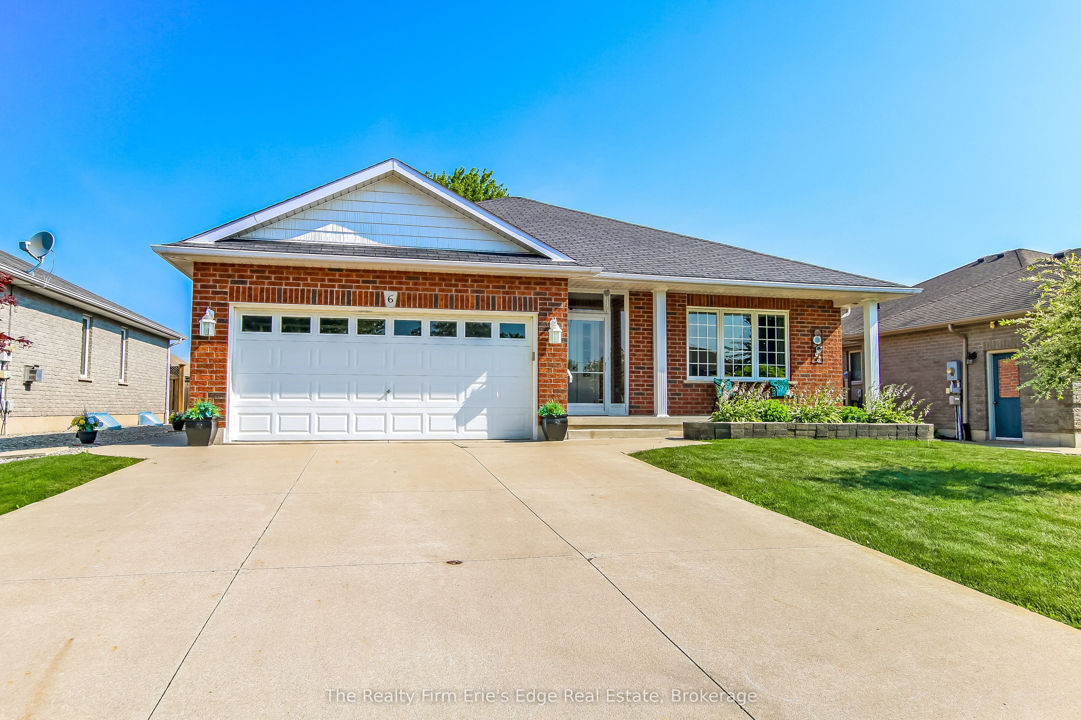 6 Cats Paw Drive, Norfolk, ON N0A 1N9