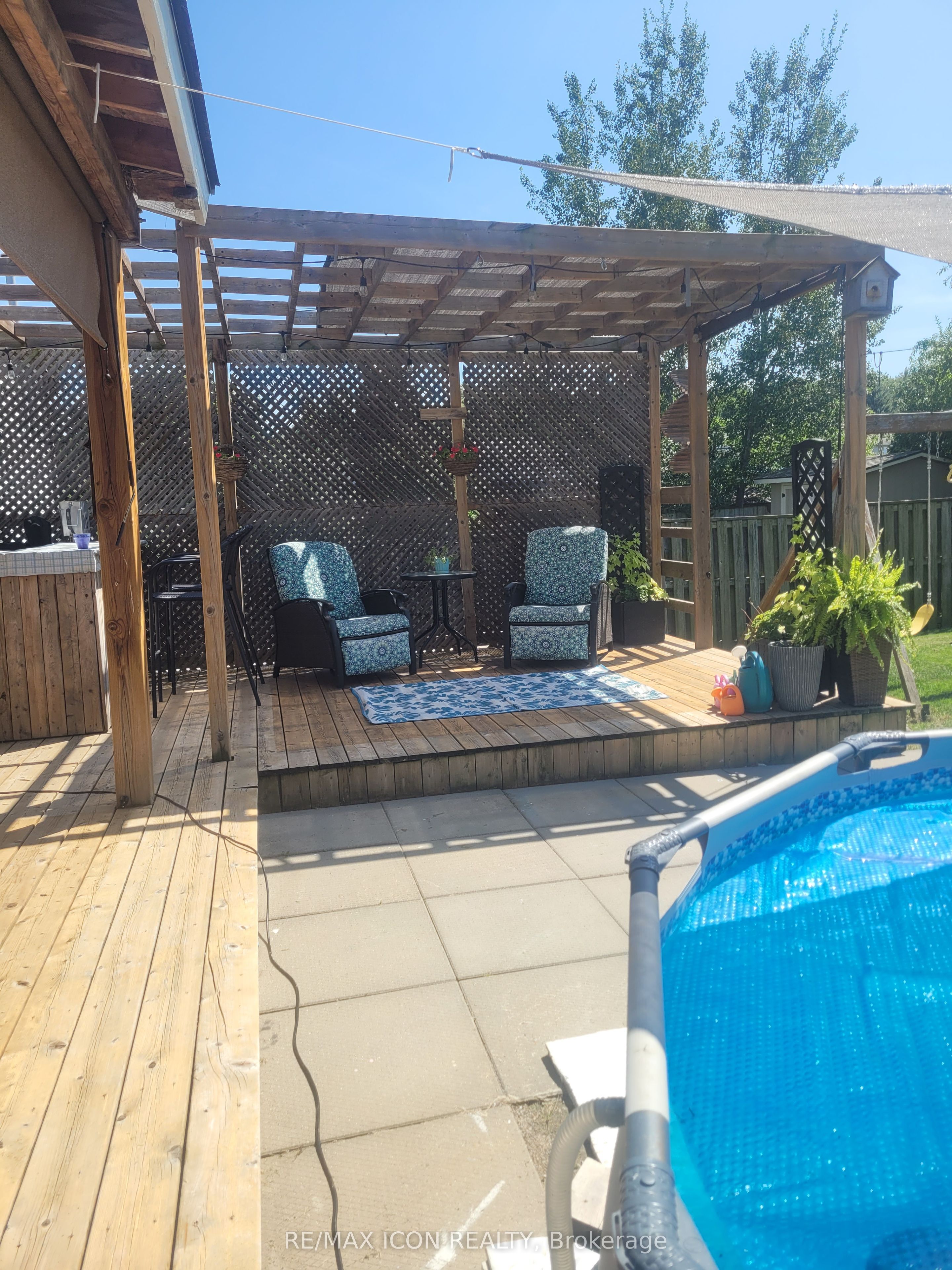 311 Misty Crescent, Kitchener, ON N2B 3V4 photo 3