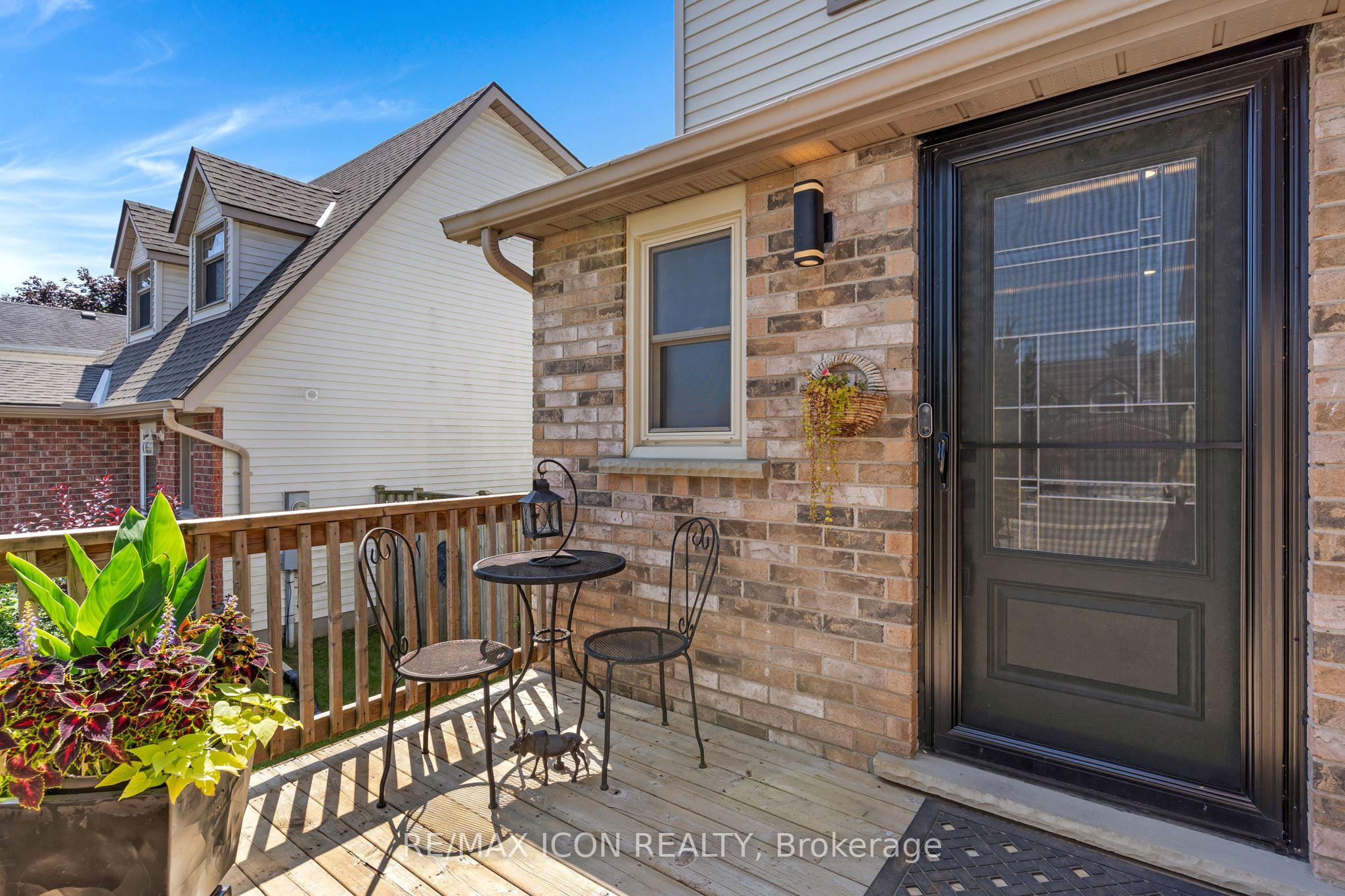 311 Misty Crescent, Kitchener, ON N2B 3V4 photo 4