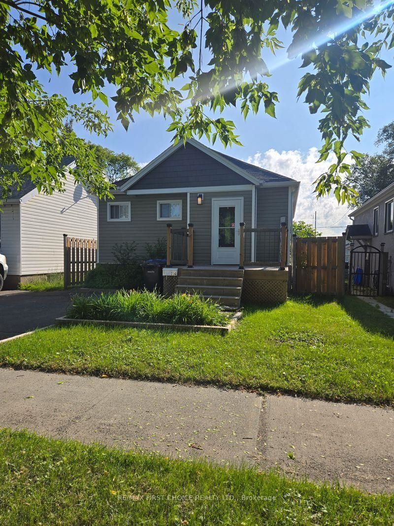 734 Franklin Street S, Thunder Bay, ON P7E 1R9