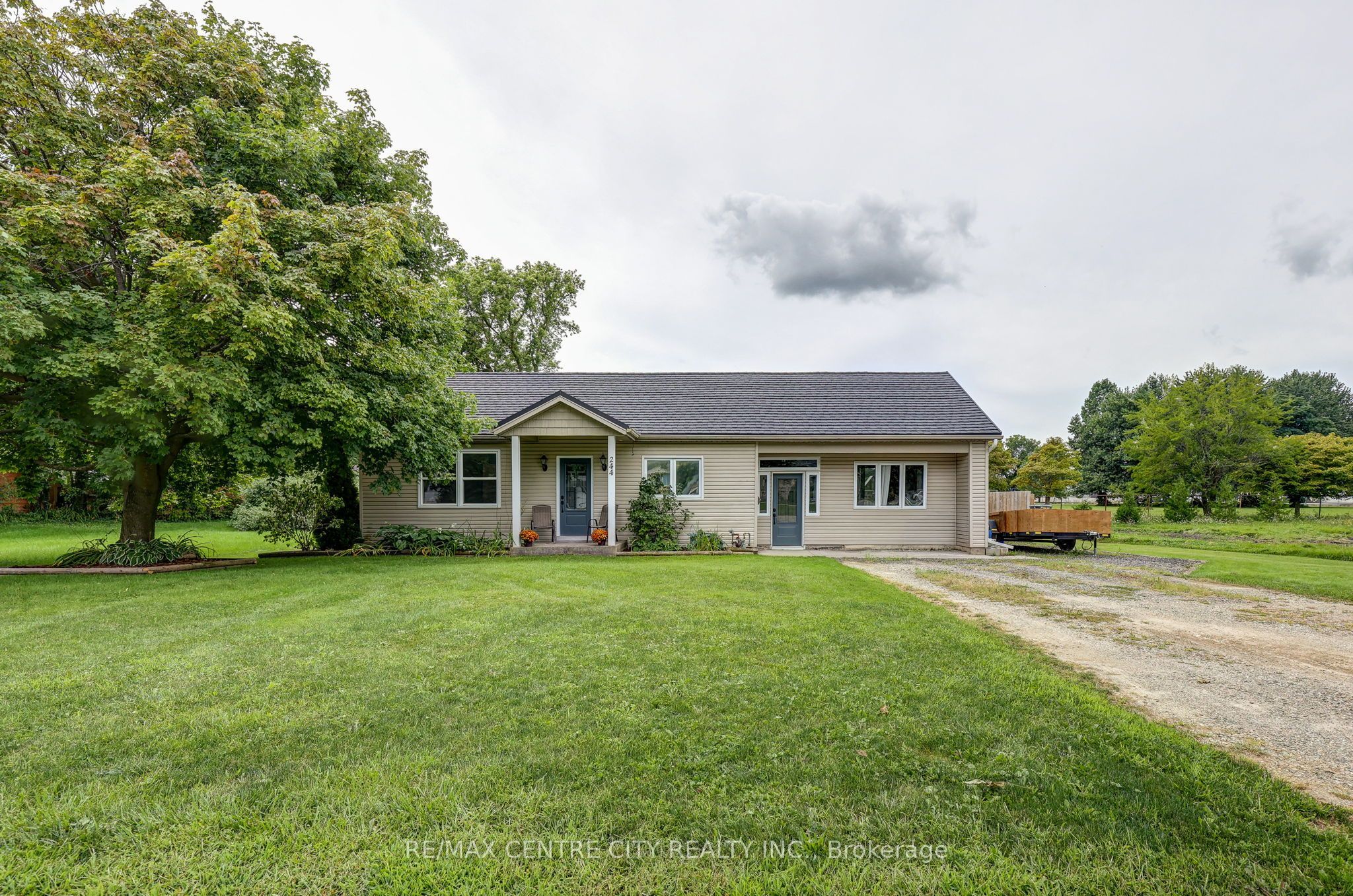 244 CURRIE Road, Dutton/Dunwich, ON N0L 1J0 photo 2