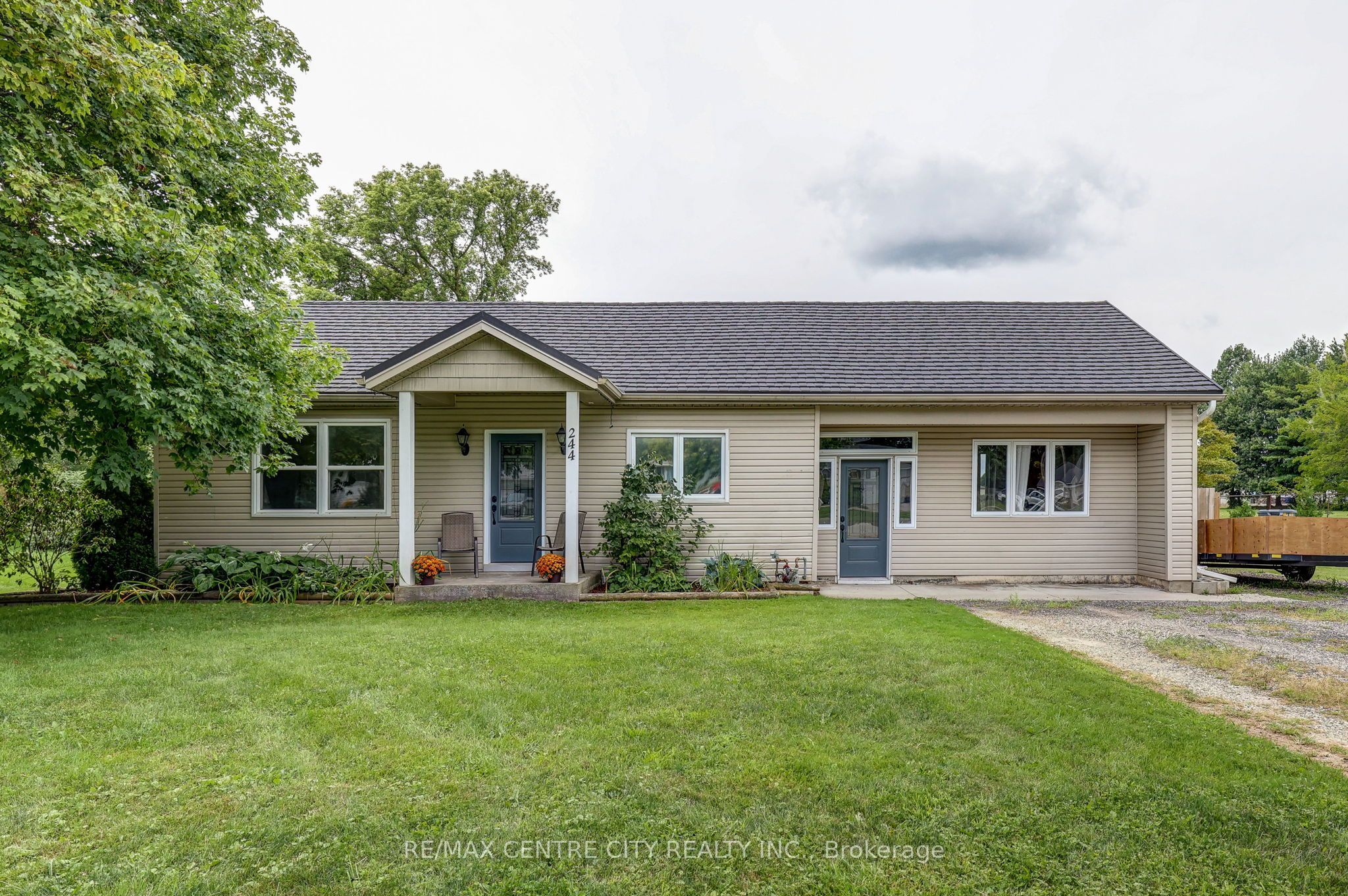 244 CURRIE Road, Dutton/Dunwich, ON N0L 1J0 photo 3