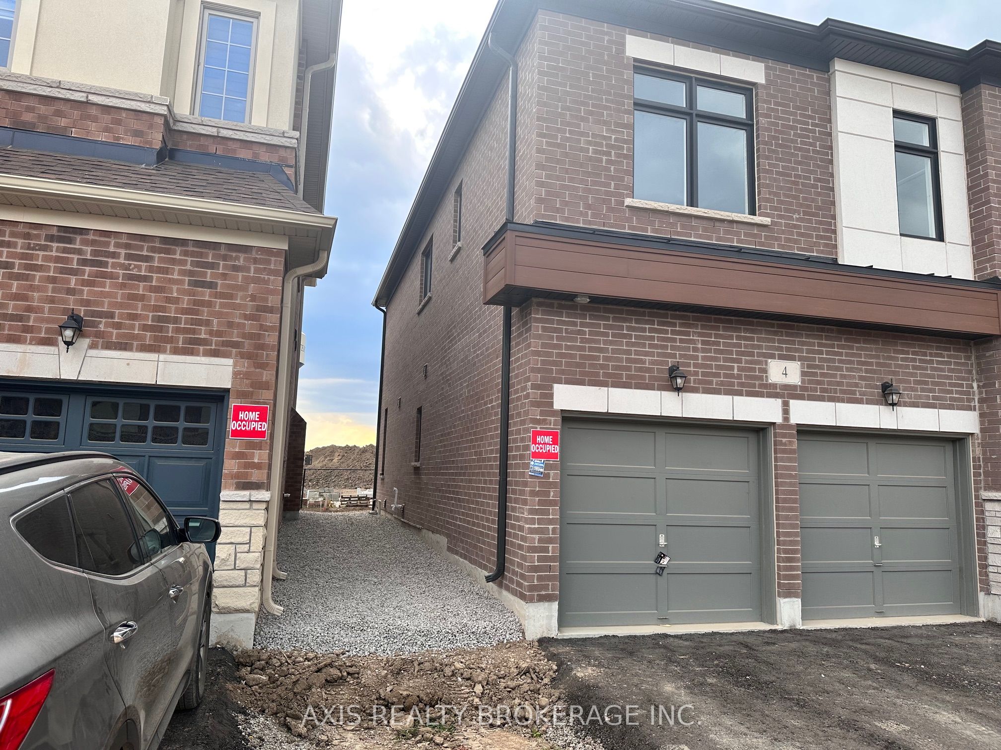 4 Pond View Gate, Hamilton, ON L8B 2A1 photo 2
