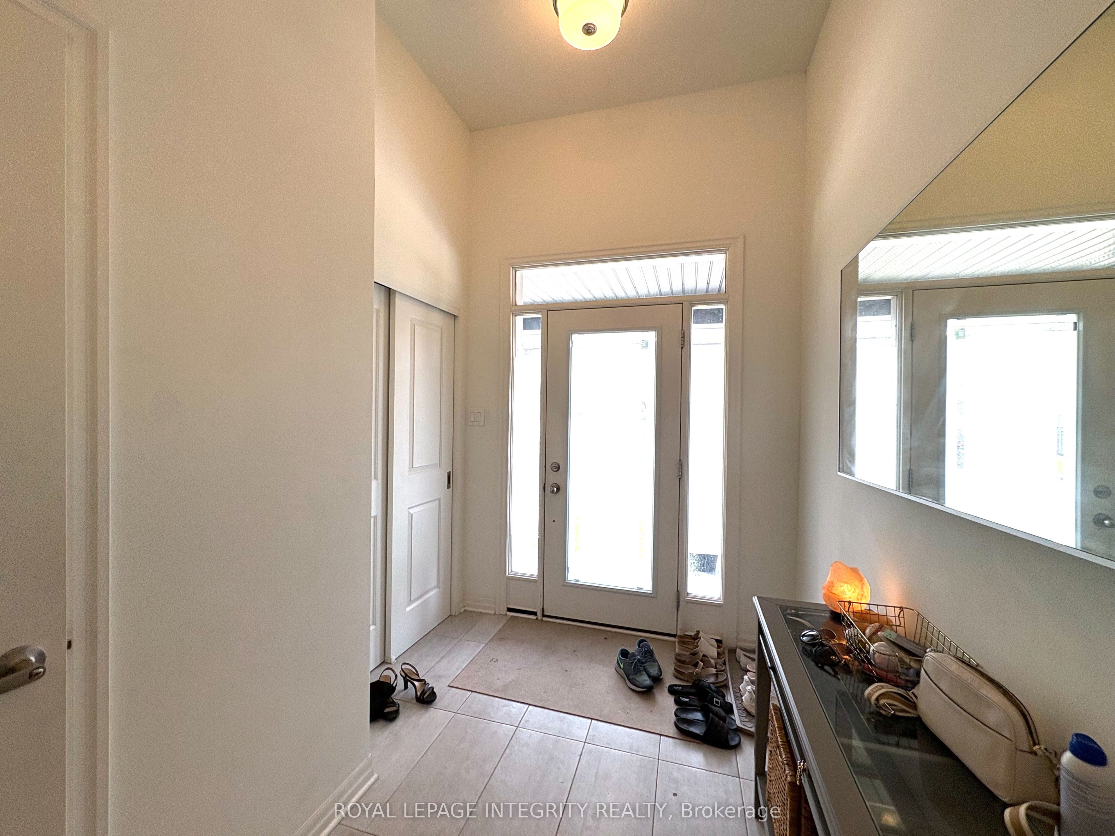 148 Overberg Way, Kanata, ON K2S 0V8 photo 2