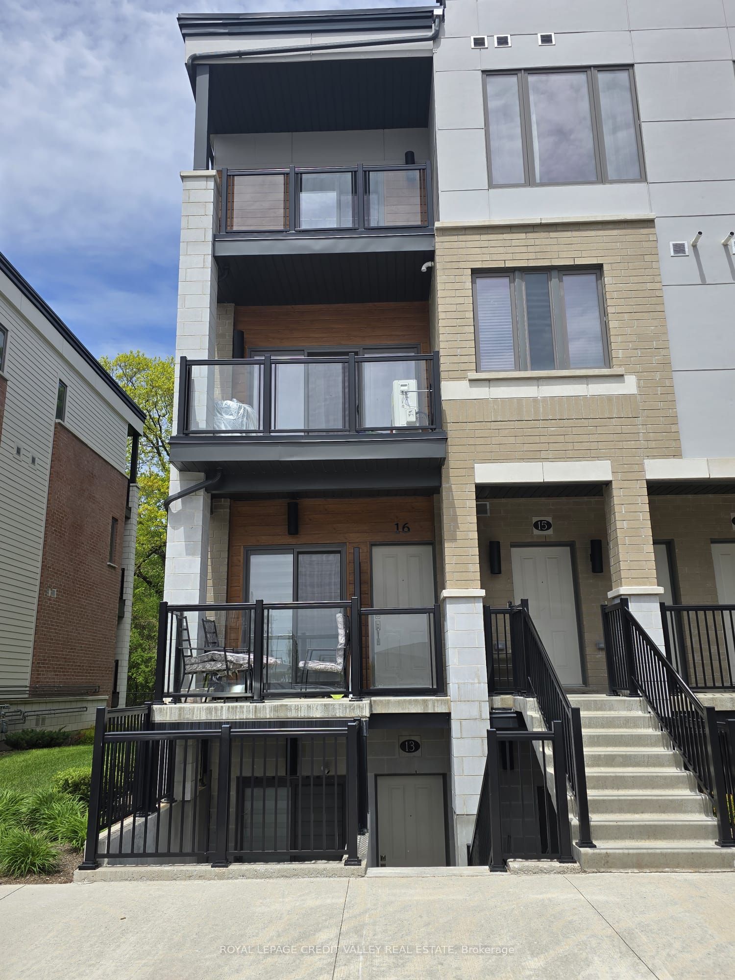 25 Isherwood Avenue E 13, Cambridge, ON N1R 0E2 photo 2