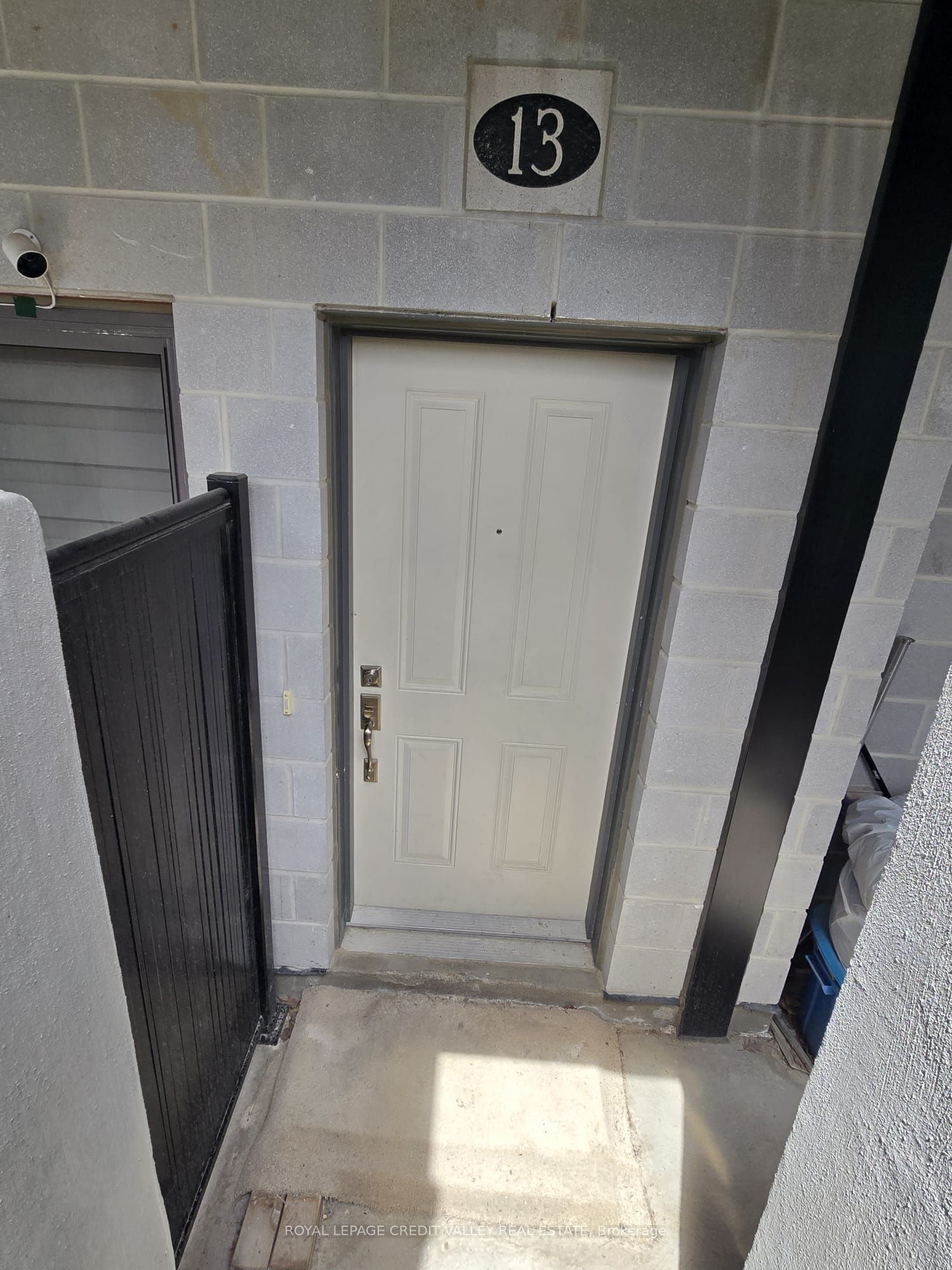 25 Isherwood Avenue E 13, Cambridge, ON N1R 0E2 photo 3