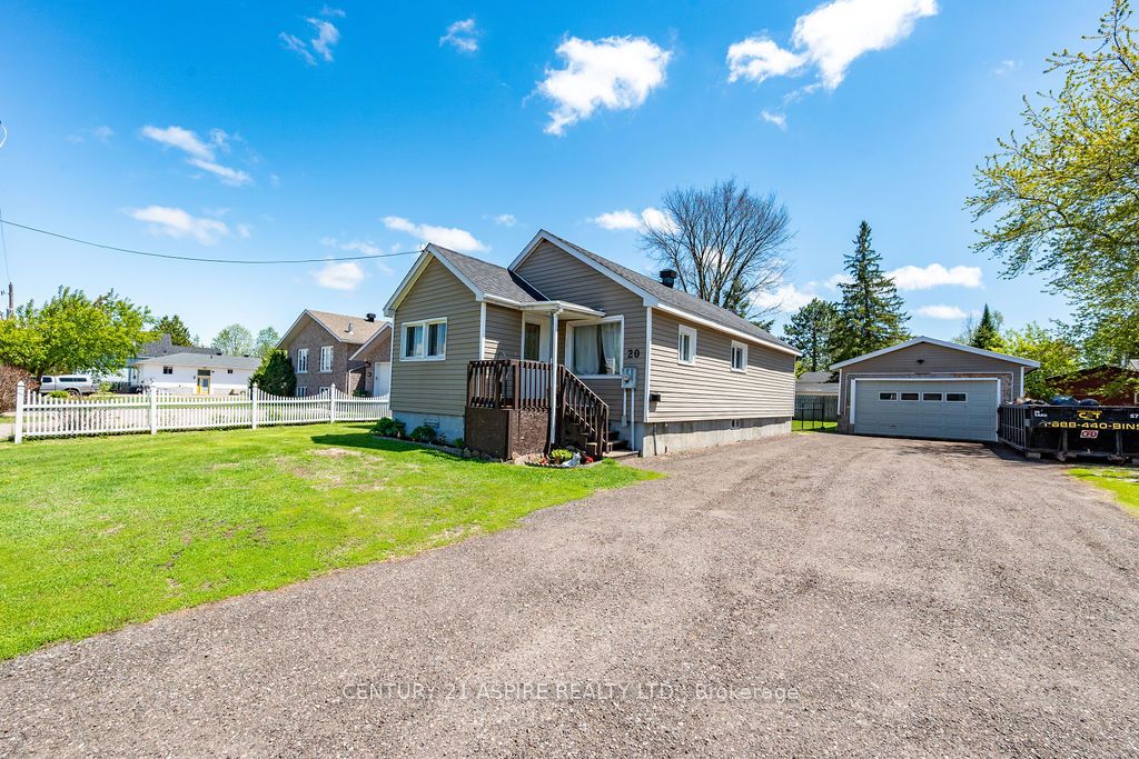 20 Hilda Street, Petawawa, ON K8H 1T6 photo 2