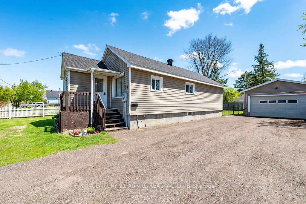 20 Hilda Street, Petawawa, ON K8H 1T6 photo 3