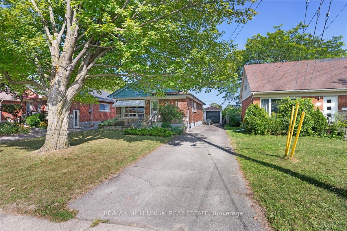 37 Radford Street, Hamilton, ON L8S 3E5 photo 2