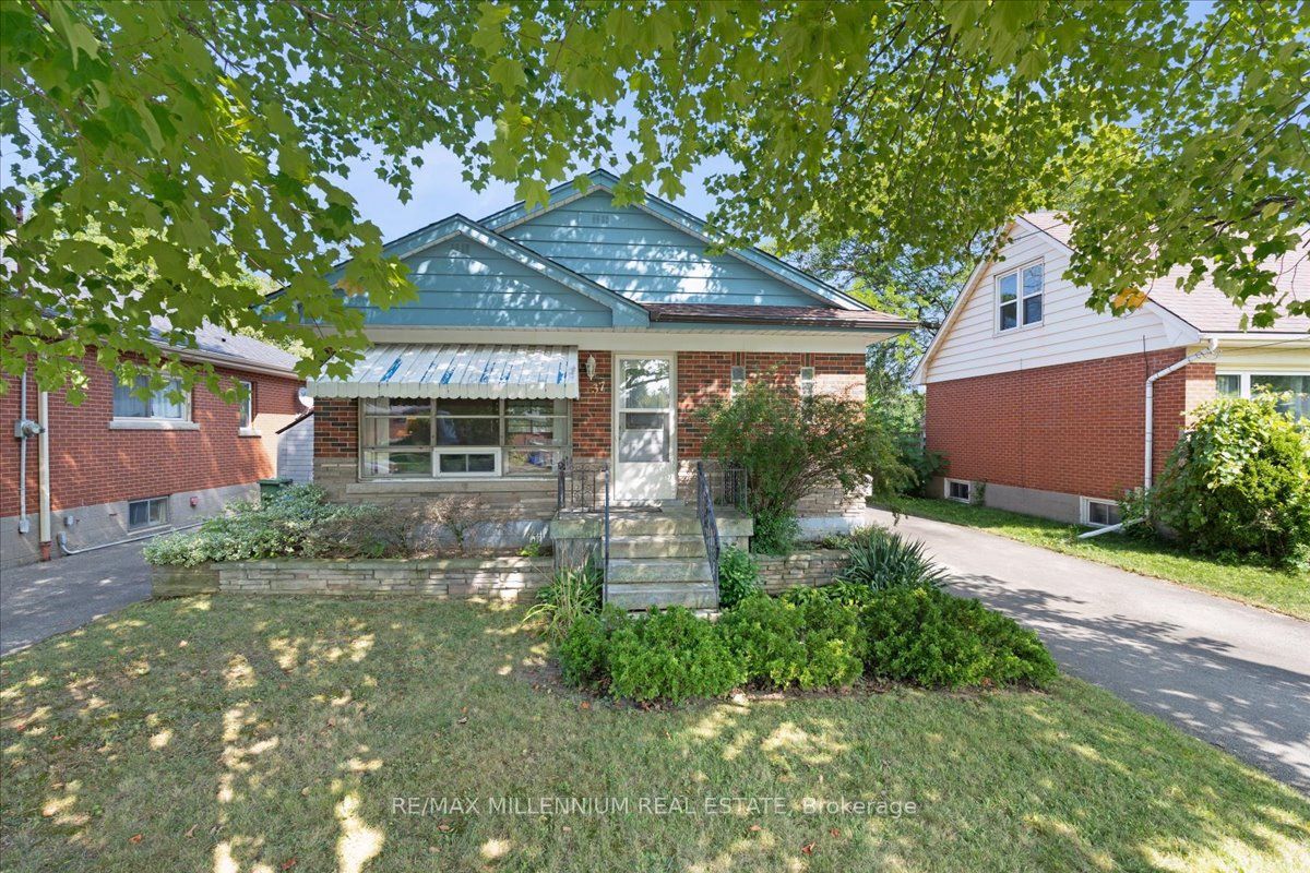 37 Radford Street, Hamilton, ON L8S 3E5 photo 3