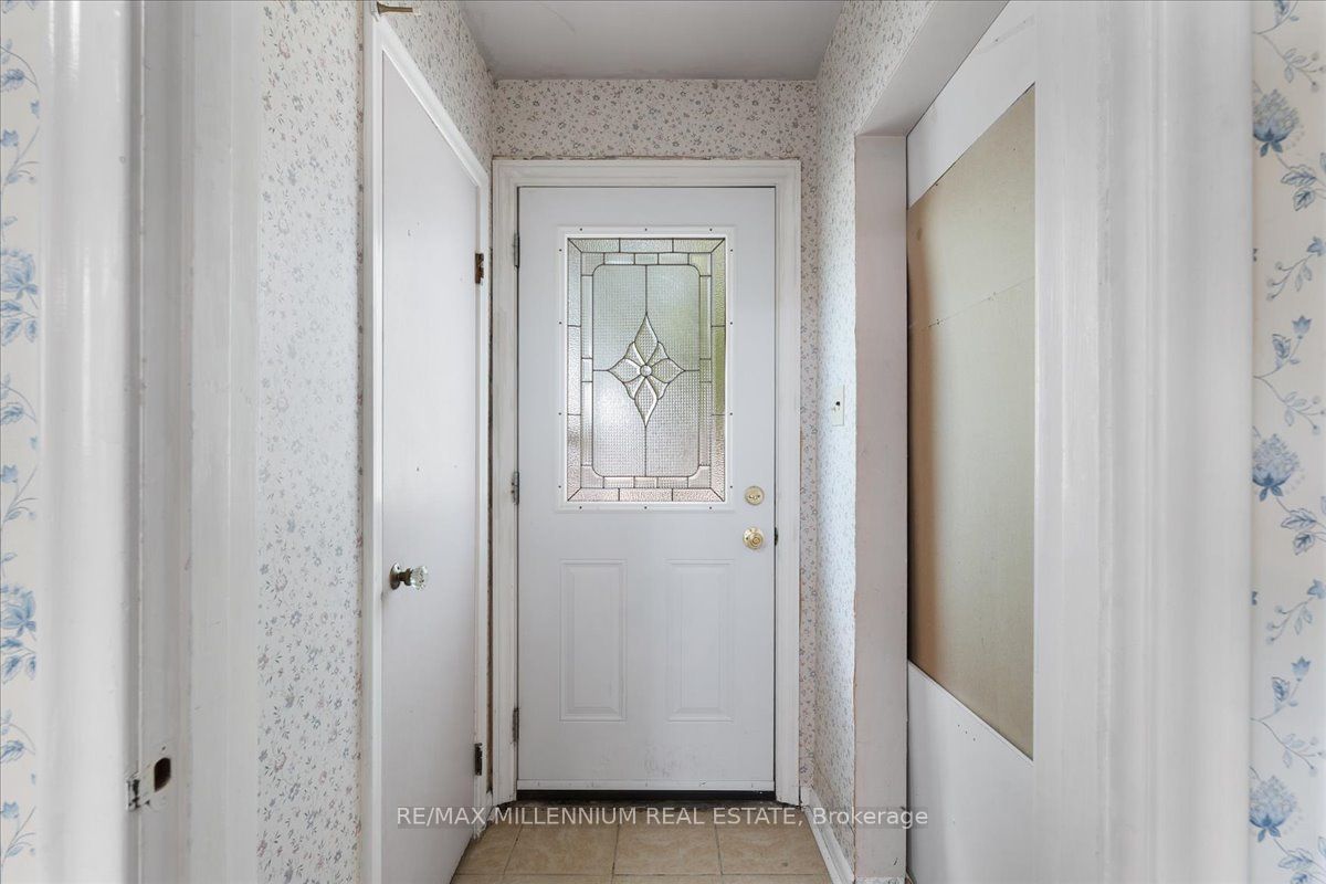 37 Radford Street, Hamilton, ON L8S 3E5 photo 4