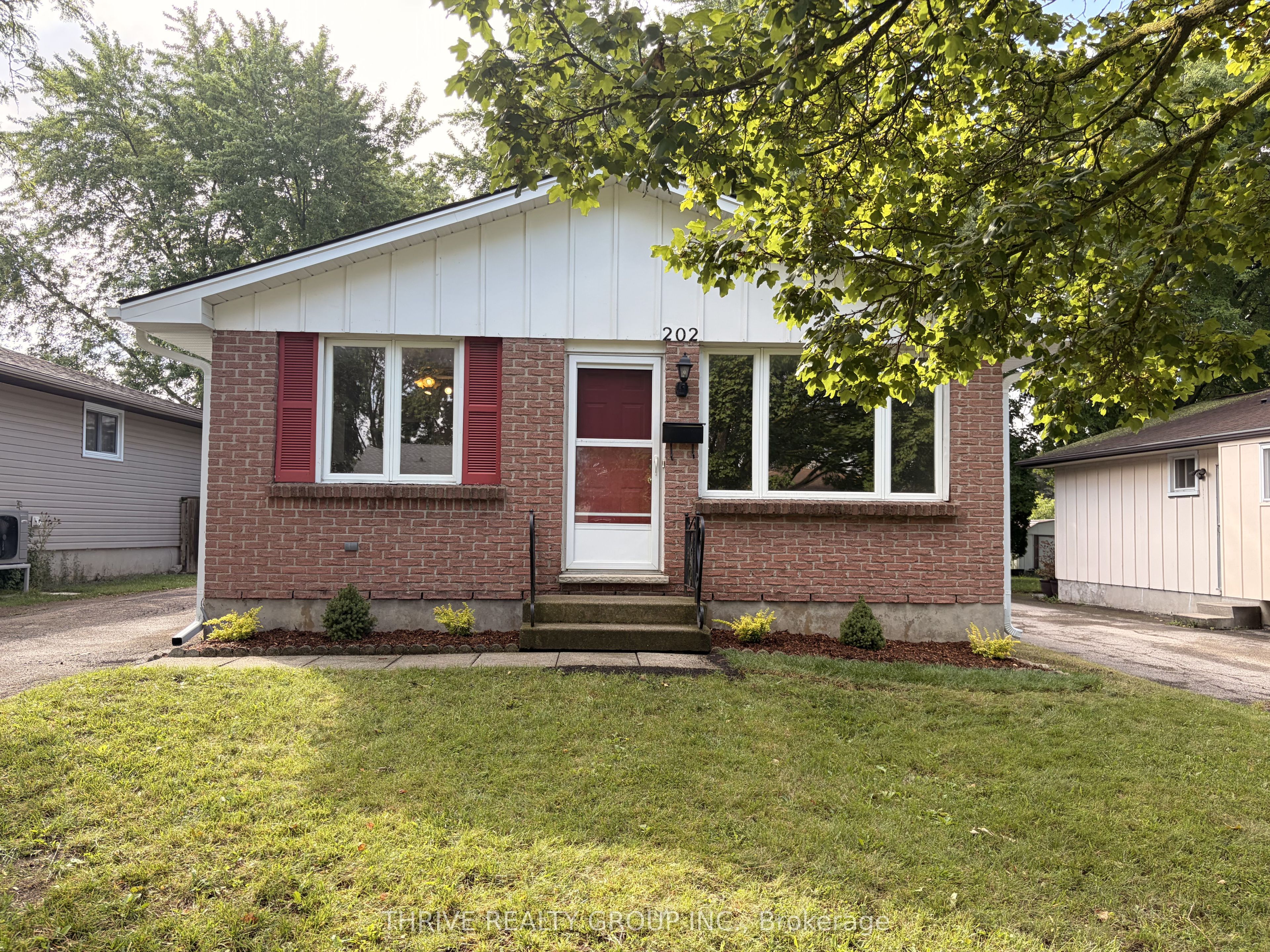 202 Muriel Crescent, London South, ON N6E 2K6