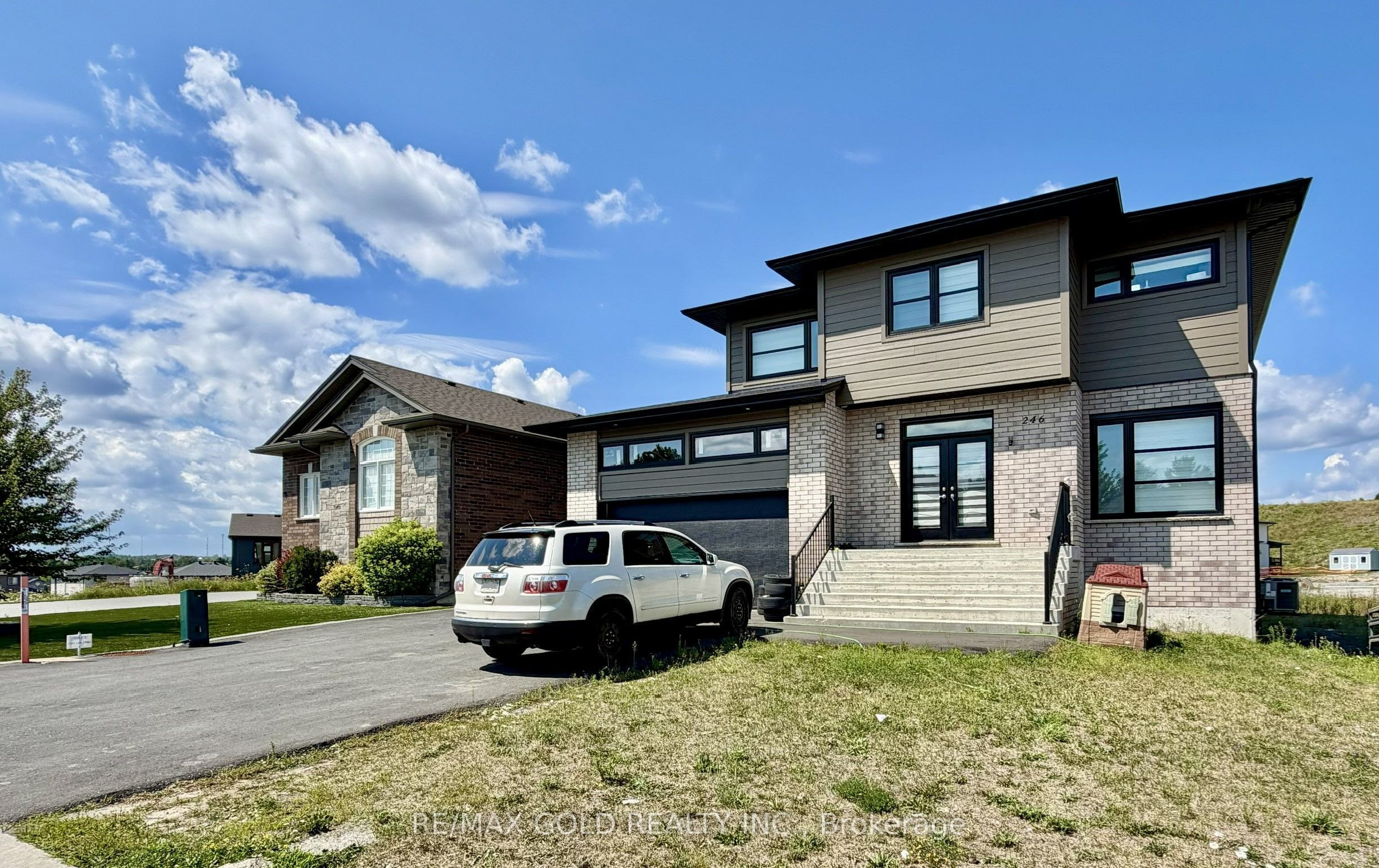 246 Jeanine Street N, Greater Sudbury, ON P3B 0E5 photo 3