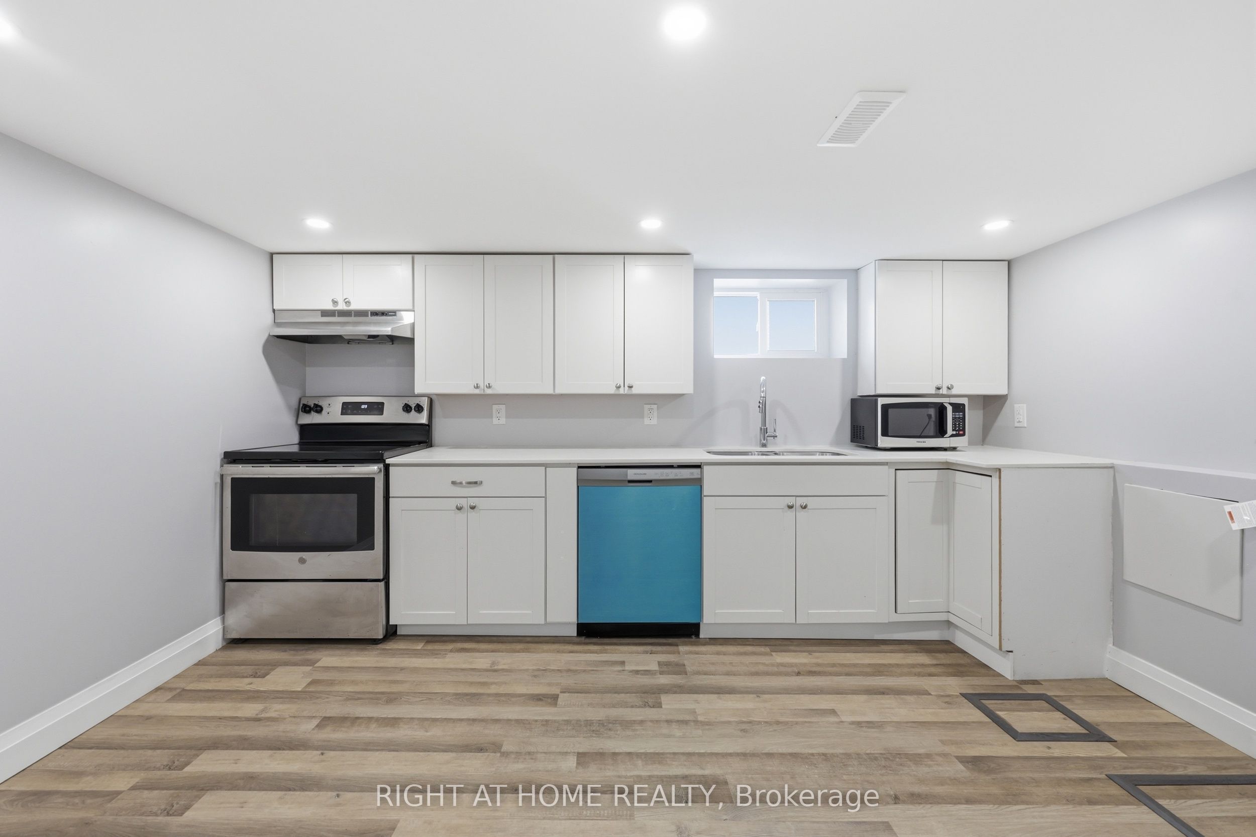 38 Martin Road Basement, Hamilton, ON L8K 3N1
