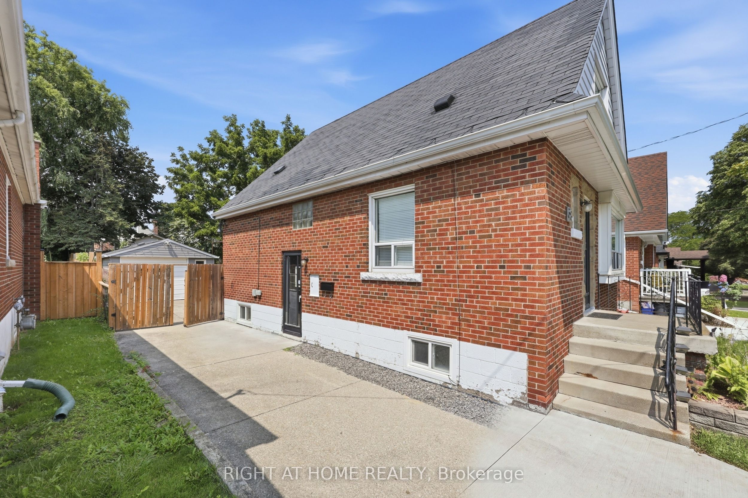 38 Martin Road Basement, Hamilton, ON L8K 3N1 photo 3