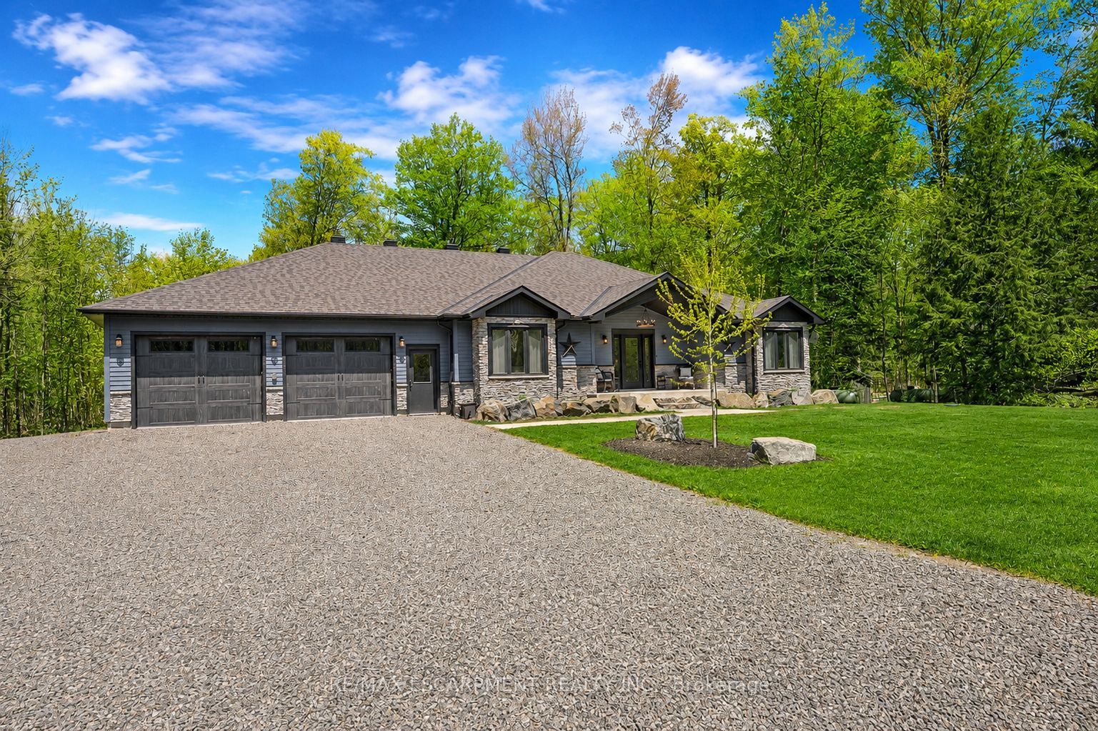 1068 Xavier Street, Gravenhurst, ON P0E 1G0 photo 2