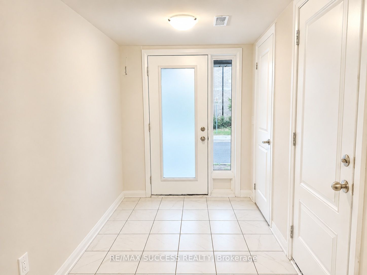 585 Colborne Street E 502, Brantford, ON N3S 0K4 photo 4