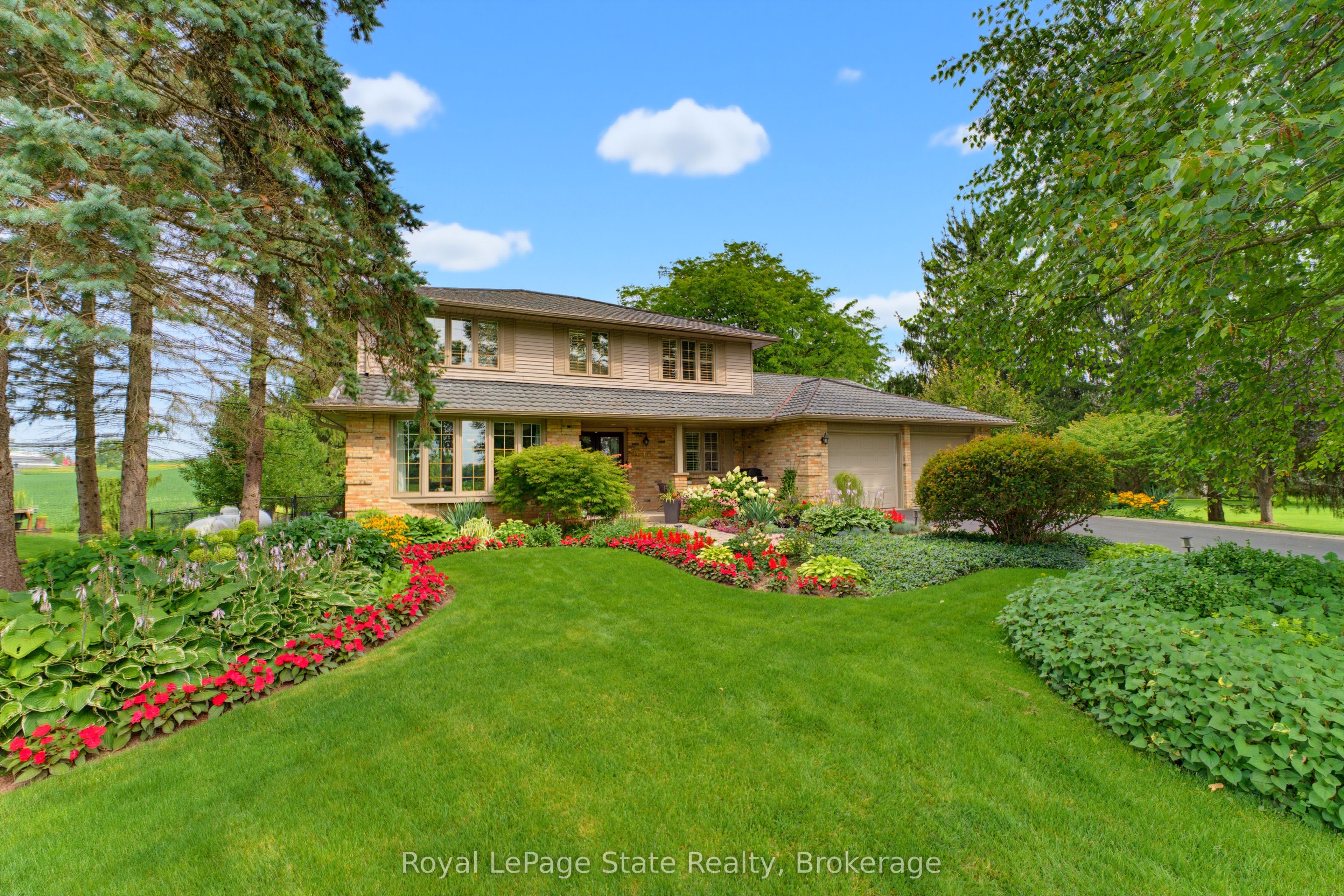 901 Safari Road, Hamilton, ON L8B 1S4