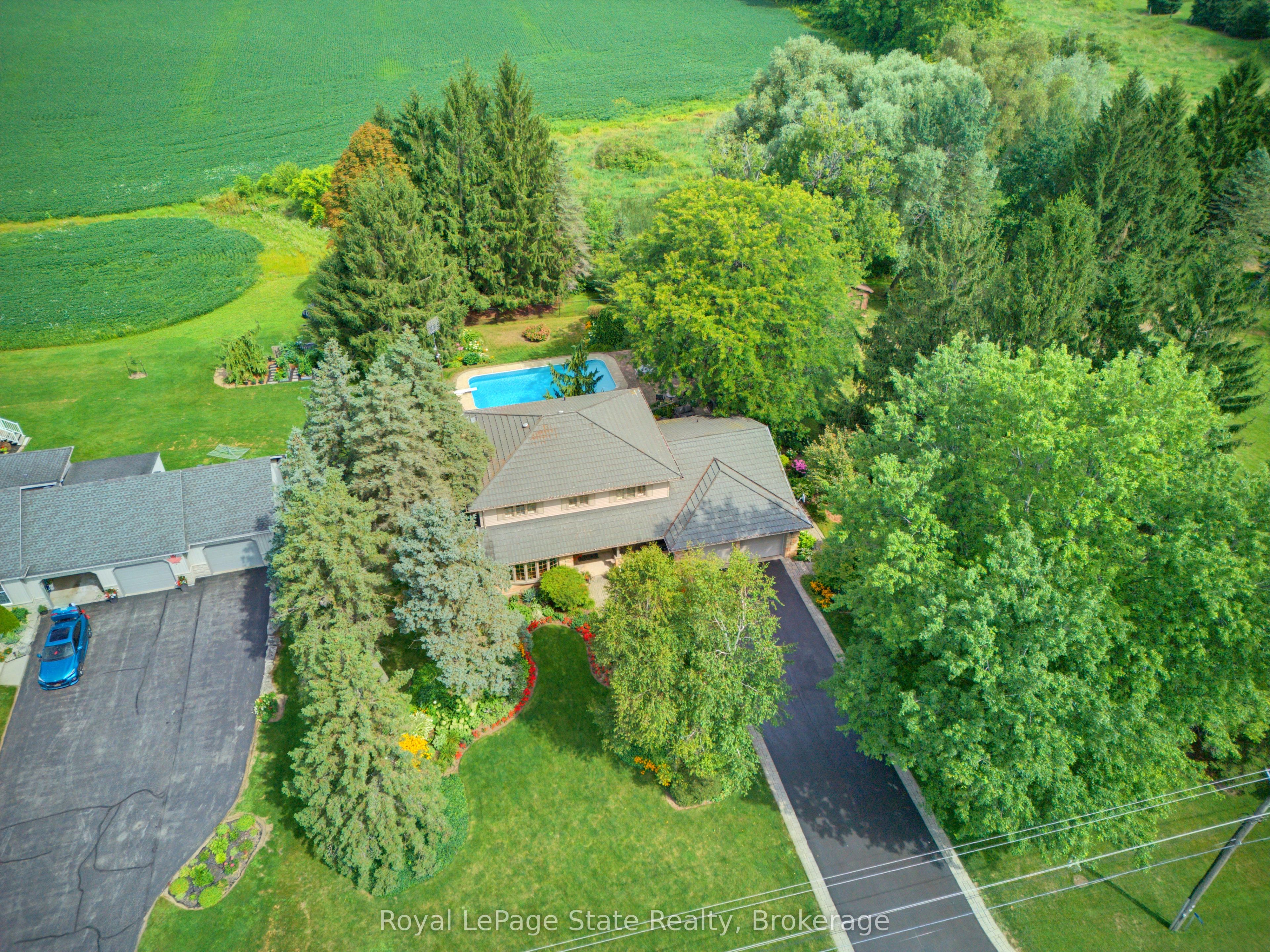 901 Safari Road, Hamilton, ON L8B 1S4 photo 2