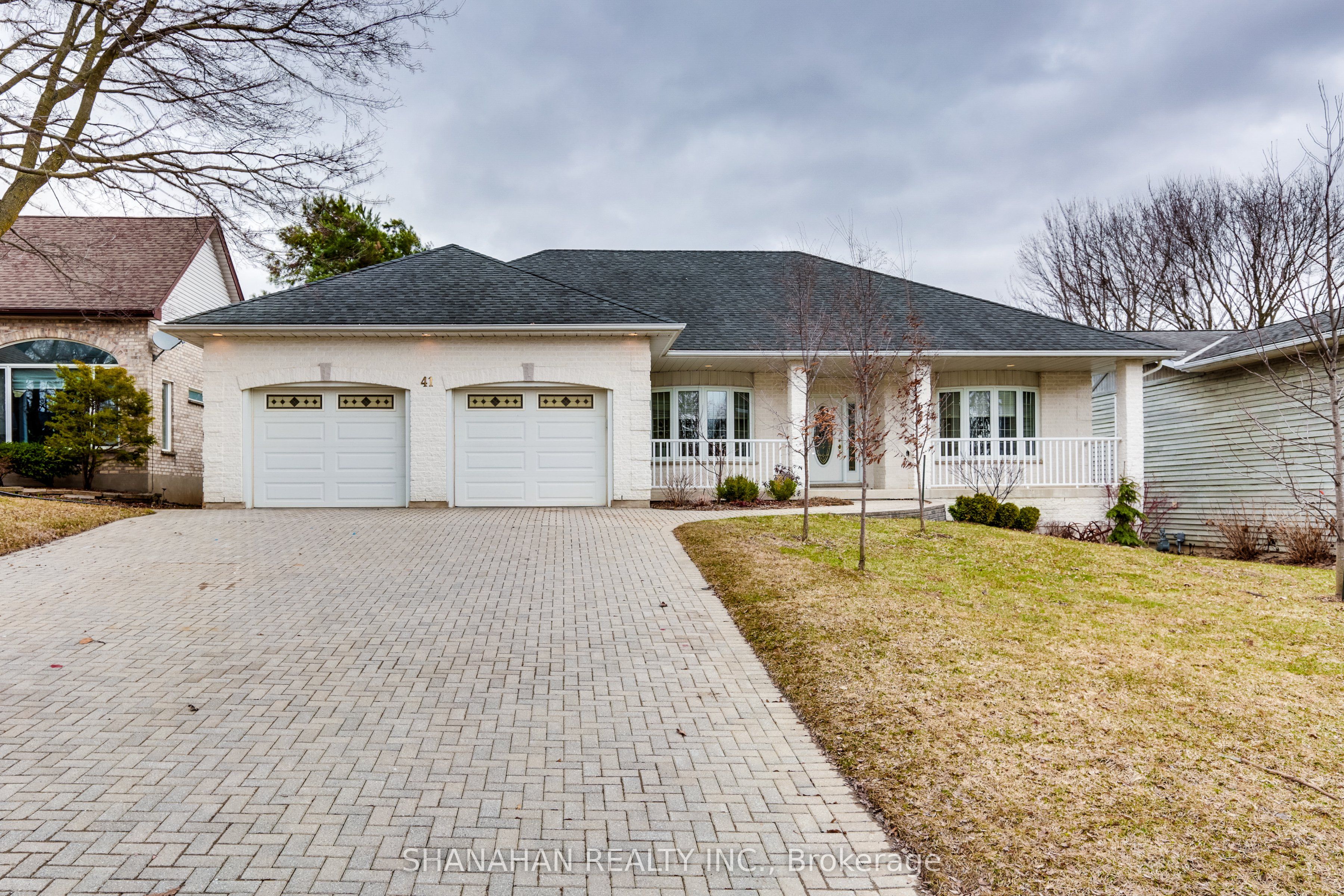 41 Sunset Avenue, Warwick, ON N0M 2S0