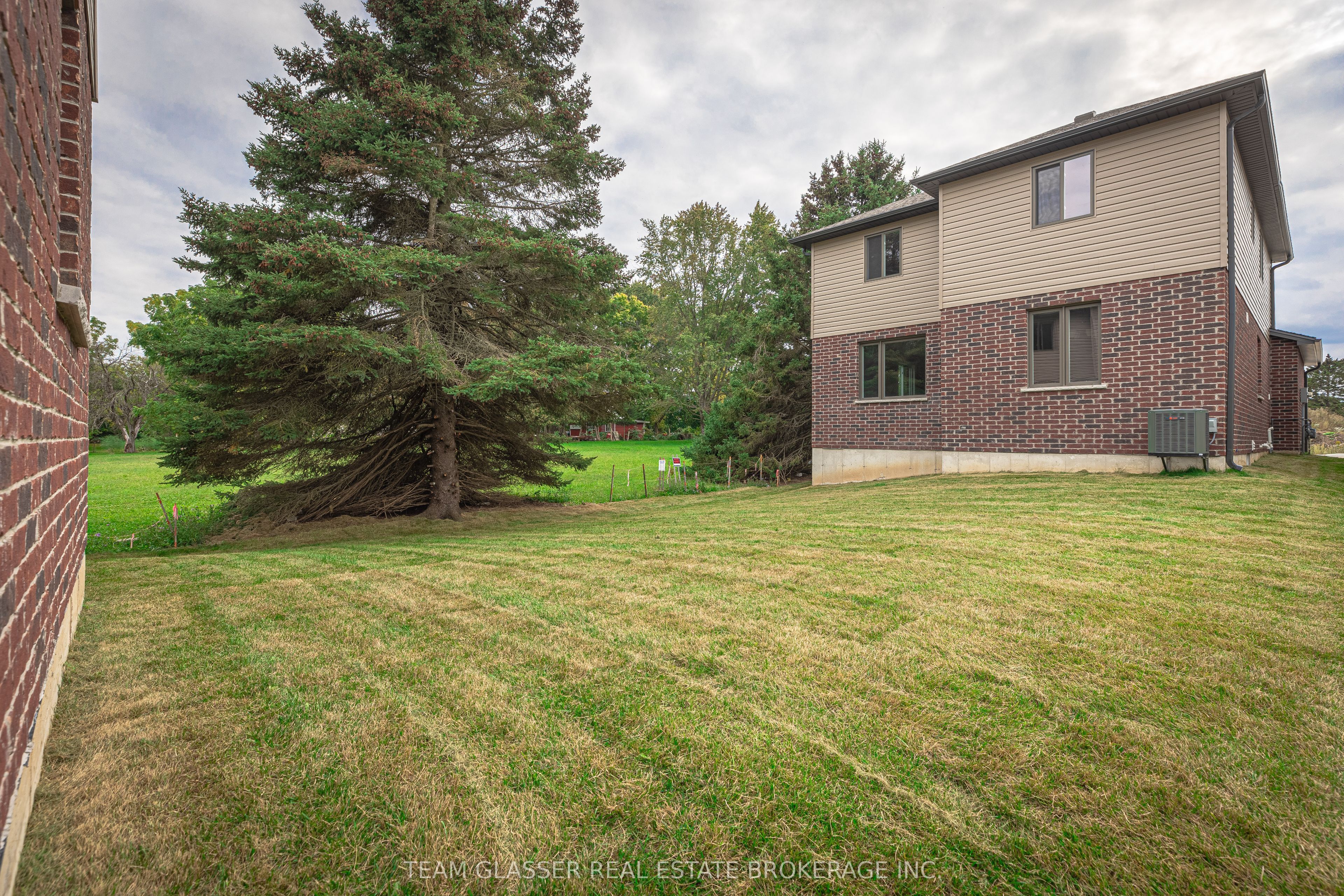 3465 ORIOLE Circle E, London South, ON N6N 1K6 photo 3