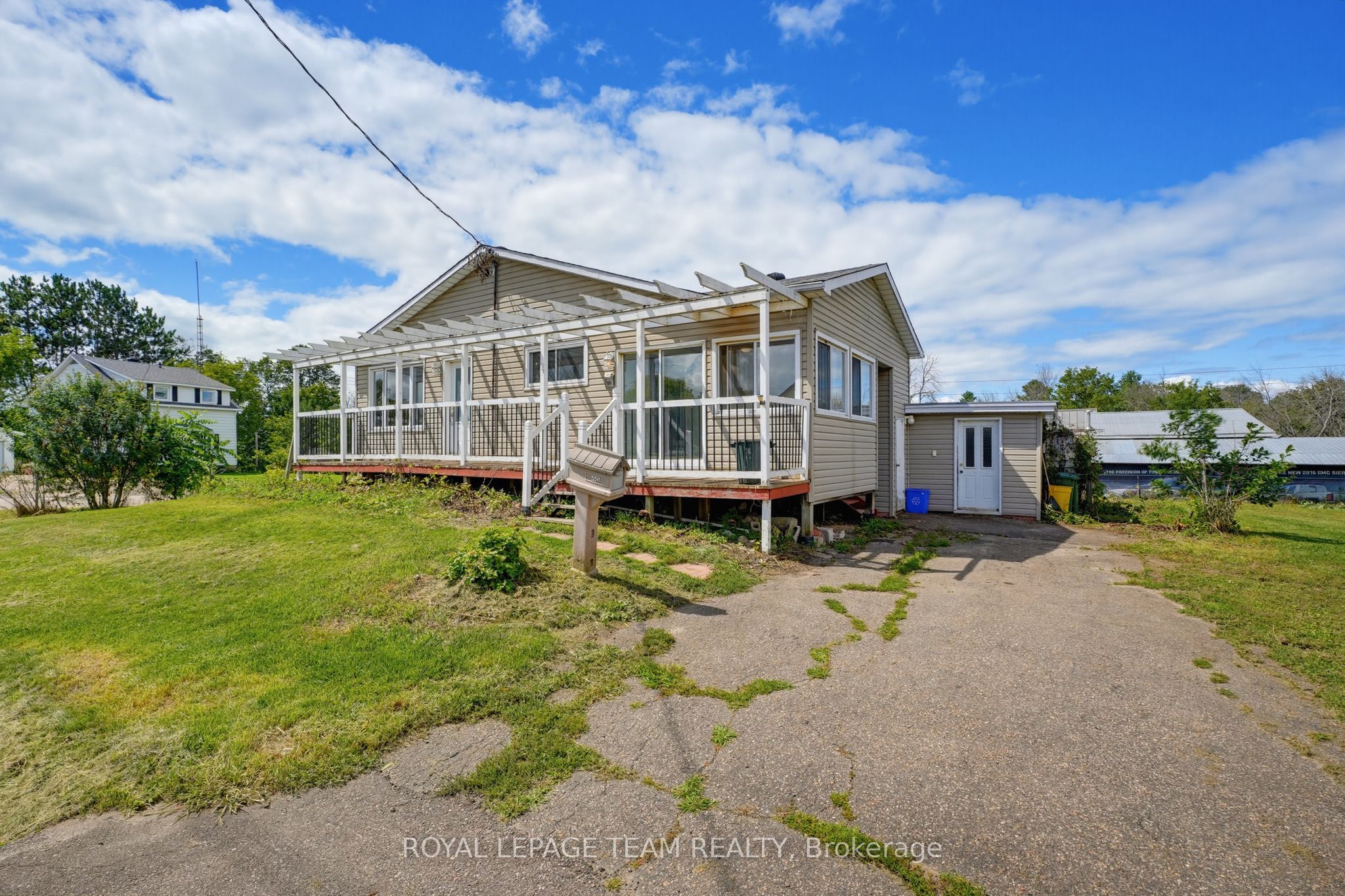 550 Giroux Street, Pembroke, ON K8A 4G5 photo 3