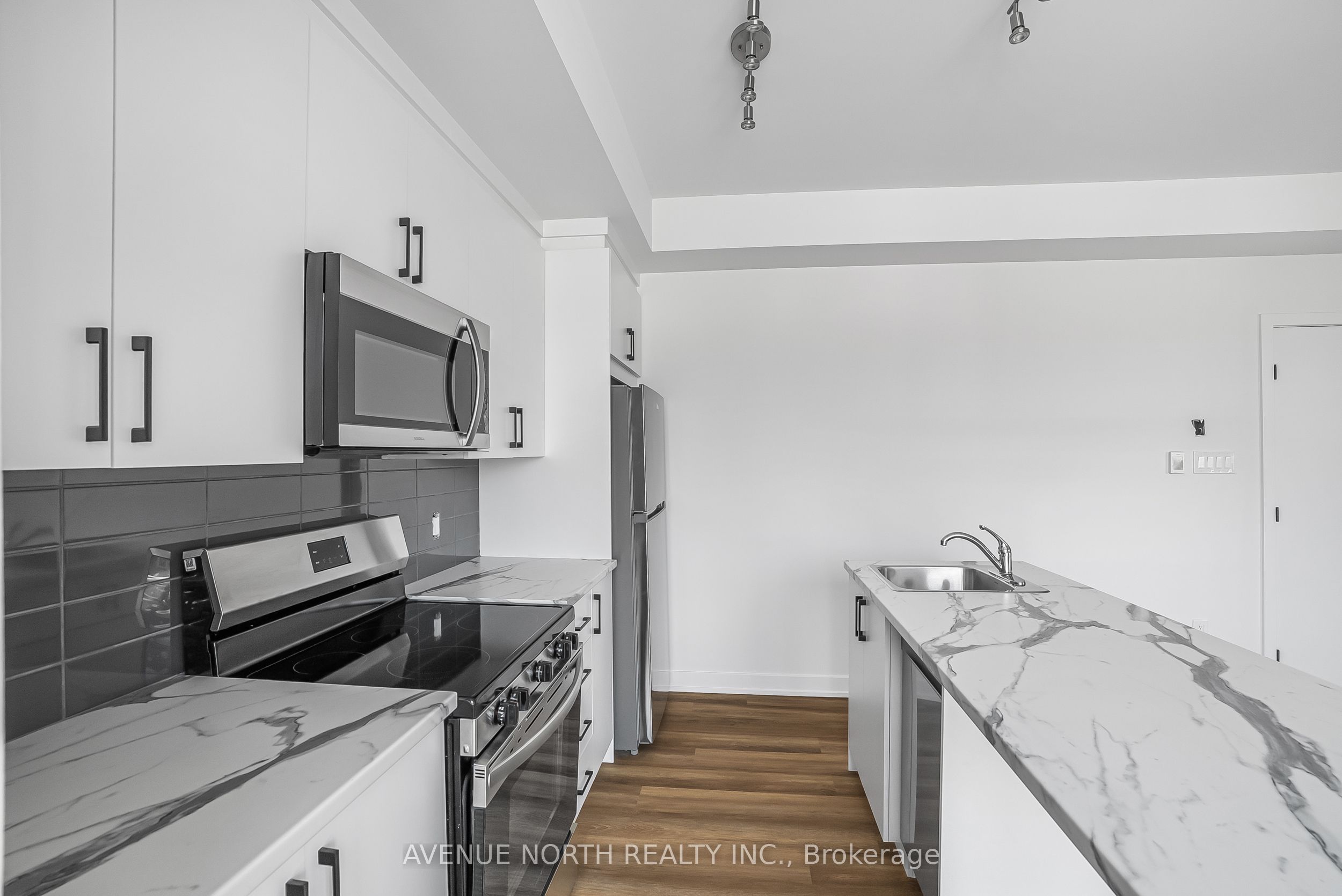 391 DIEPPE Street 04, Vanier and Kingsview Park, ON K1L 6V3 photo 5