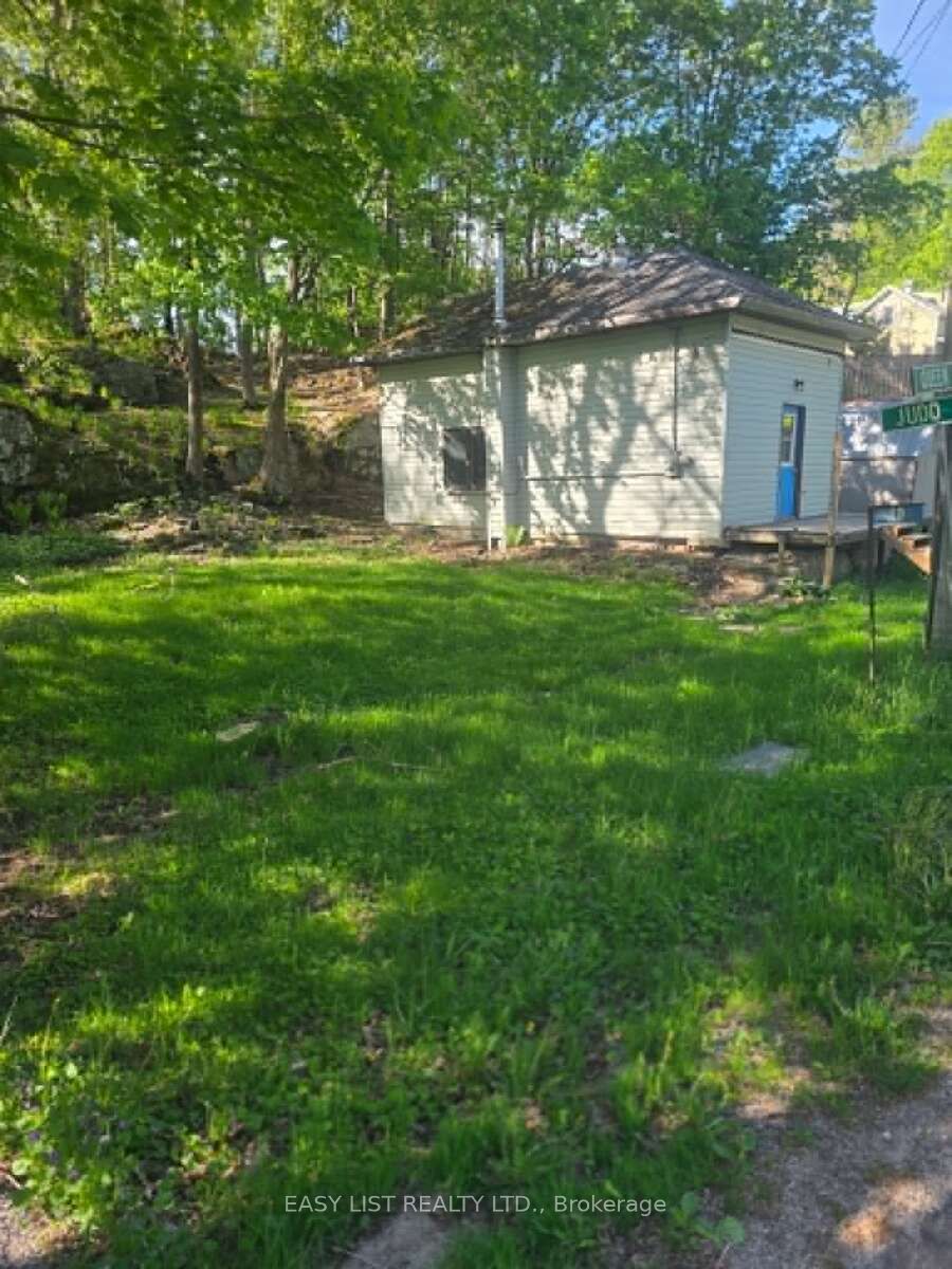 19 Queen Street, Rideau Lakes, ON K0E 1N0