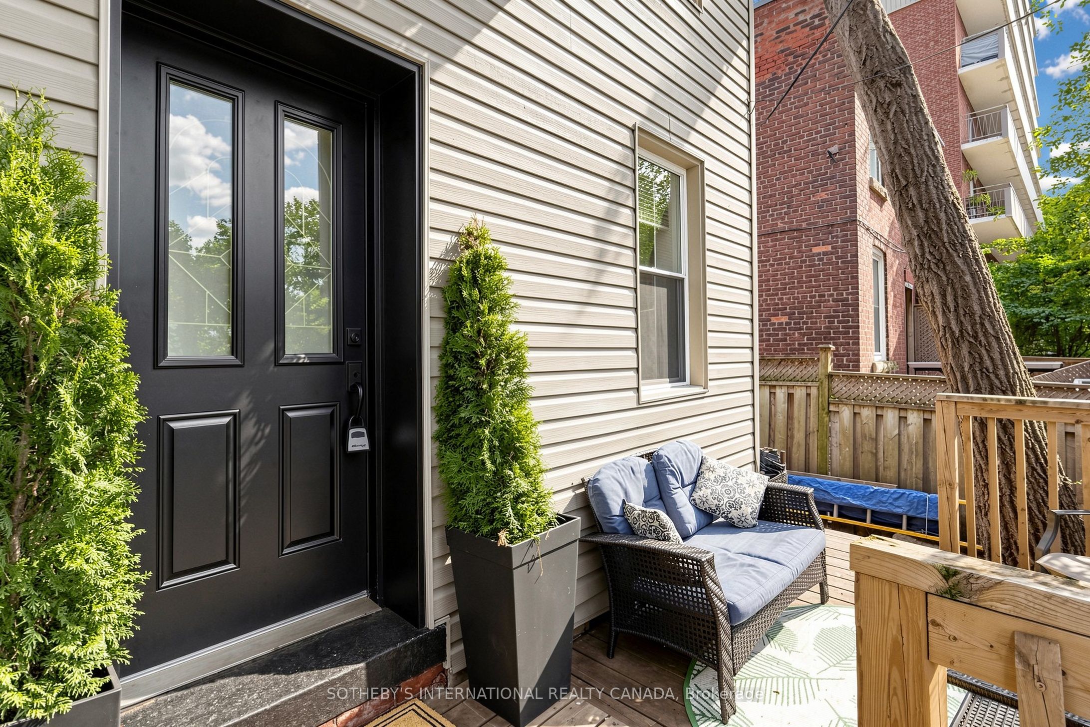 24 Patrick Street, Hamilton, ON L8N 1Z5 photo 2
