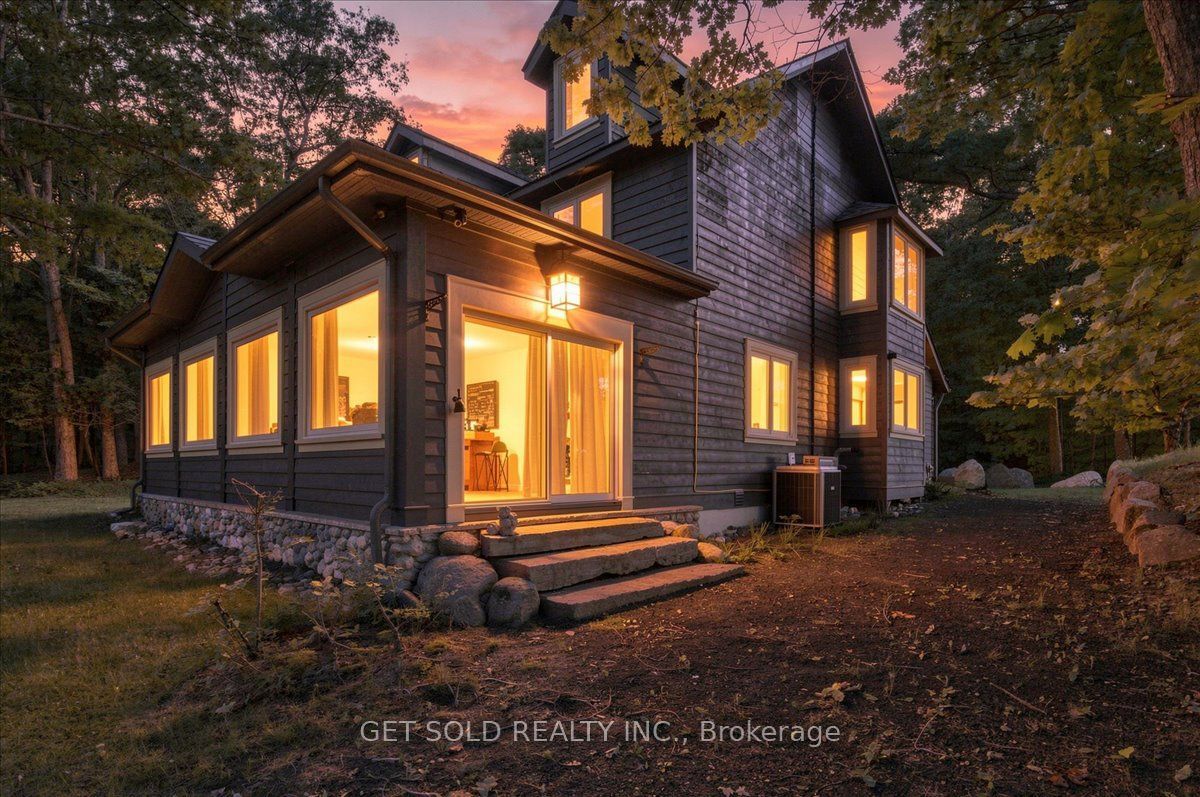 2045 Muskoka Road 118 W Unit 2, Muskoka Lakes, ON P1L 1W8 photo 4