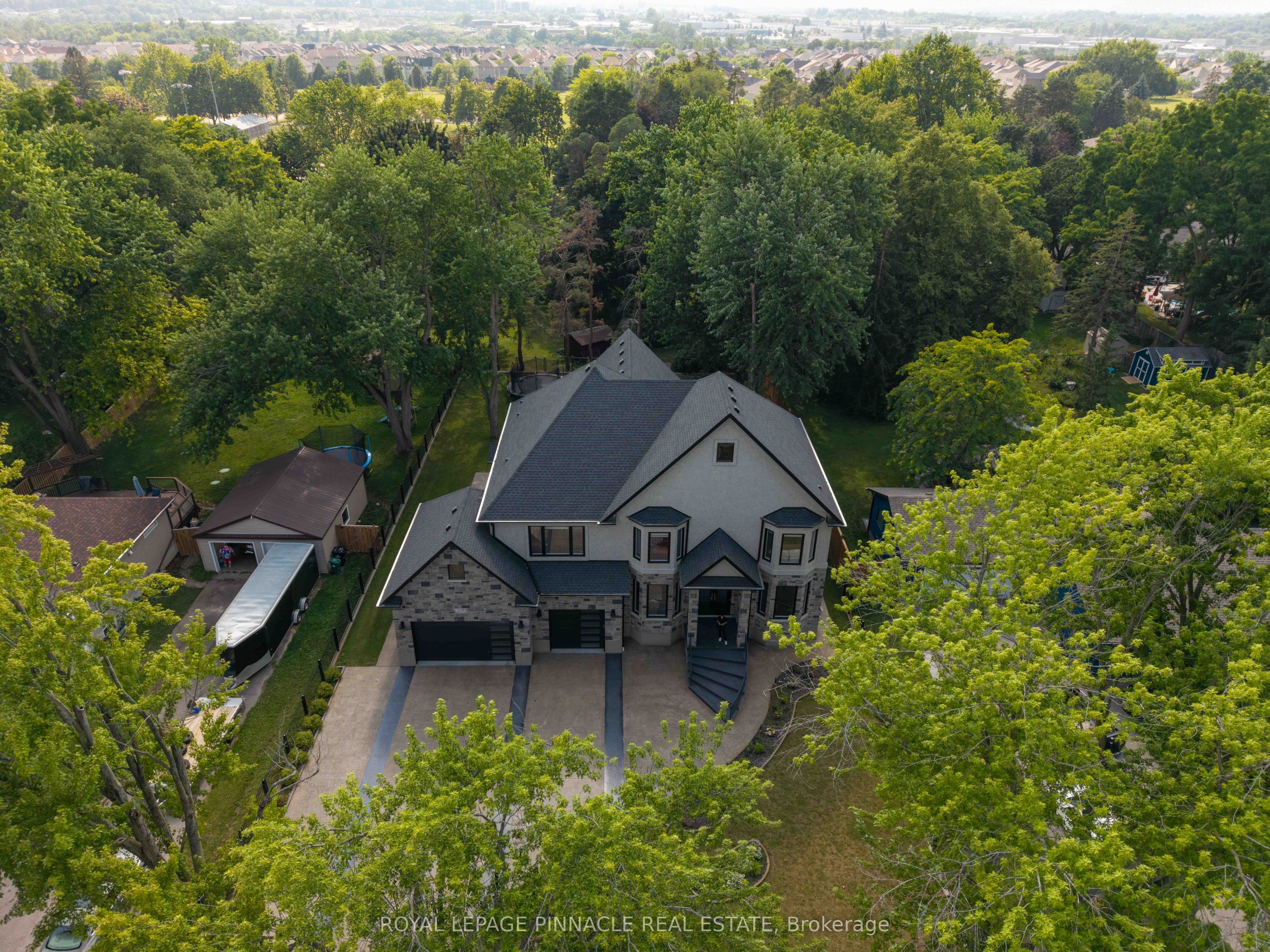 138 Woolwich Street S, Woolwich, ON N0B 1M0