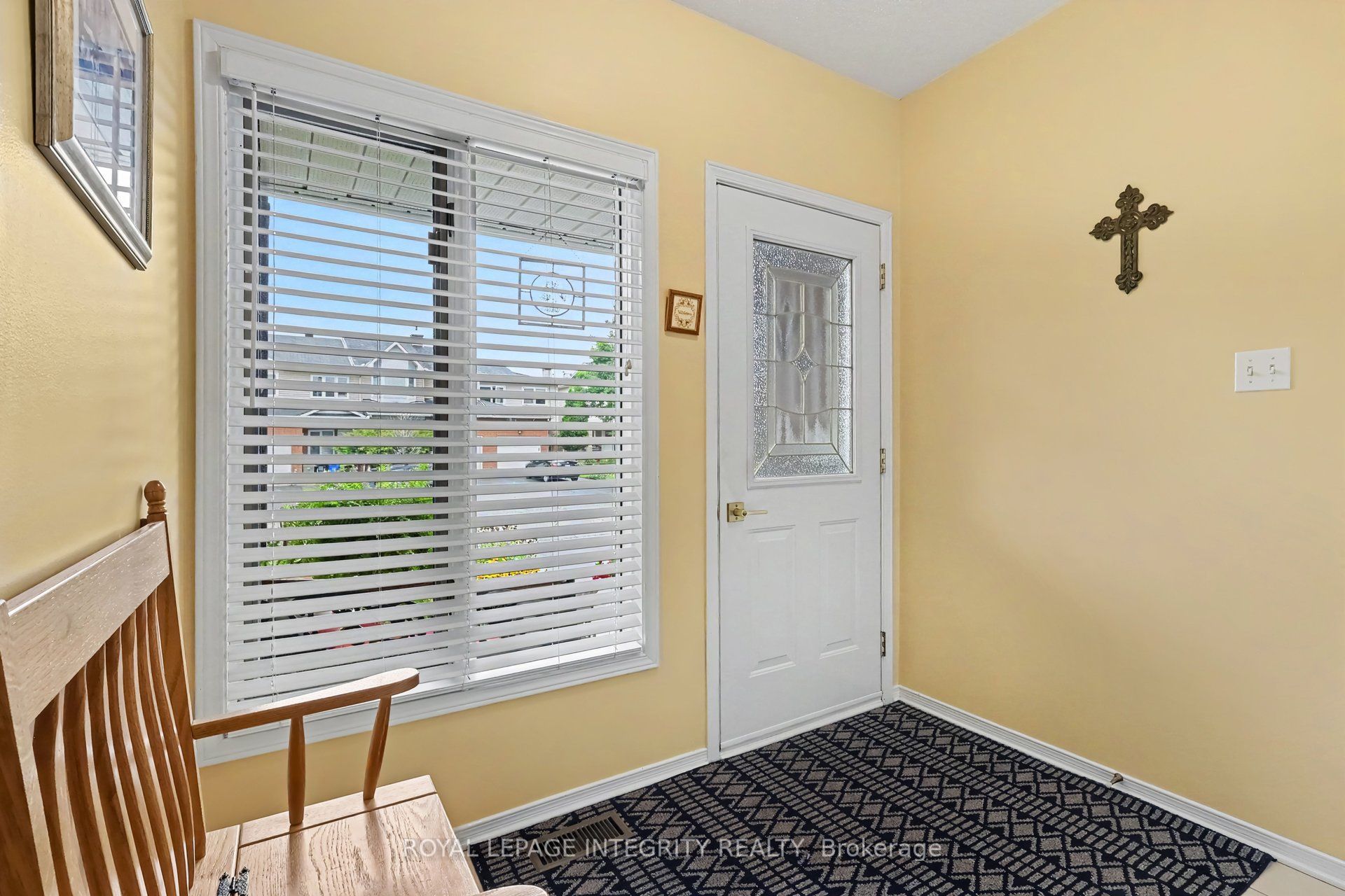 16 Streamwood Lane, Hunt Club - South Keys and Area, ON K1T 3R1 photo 3
