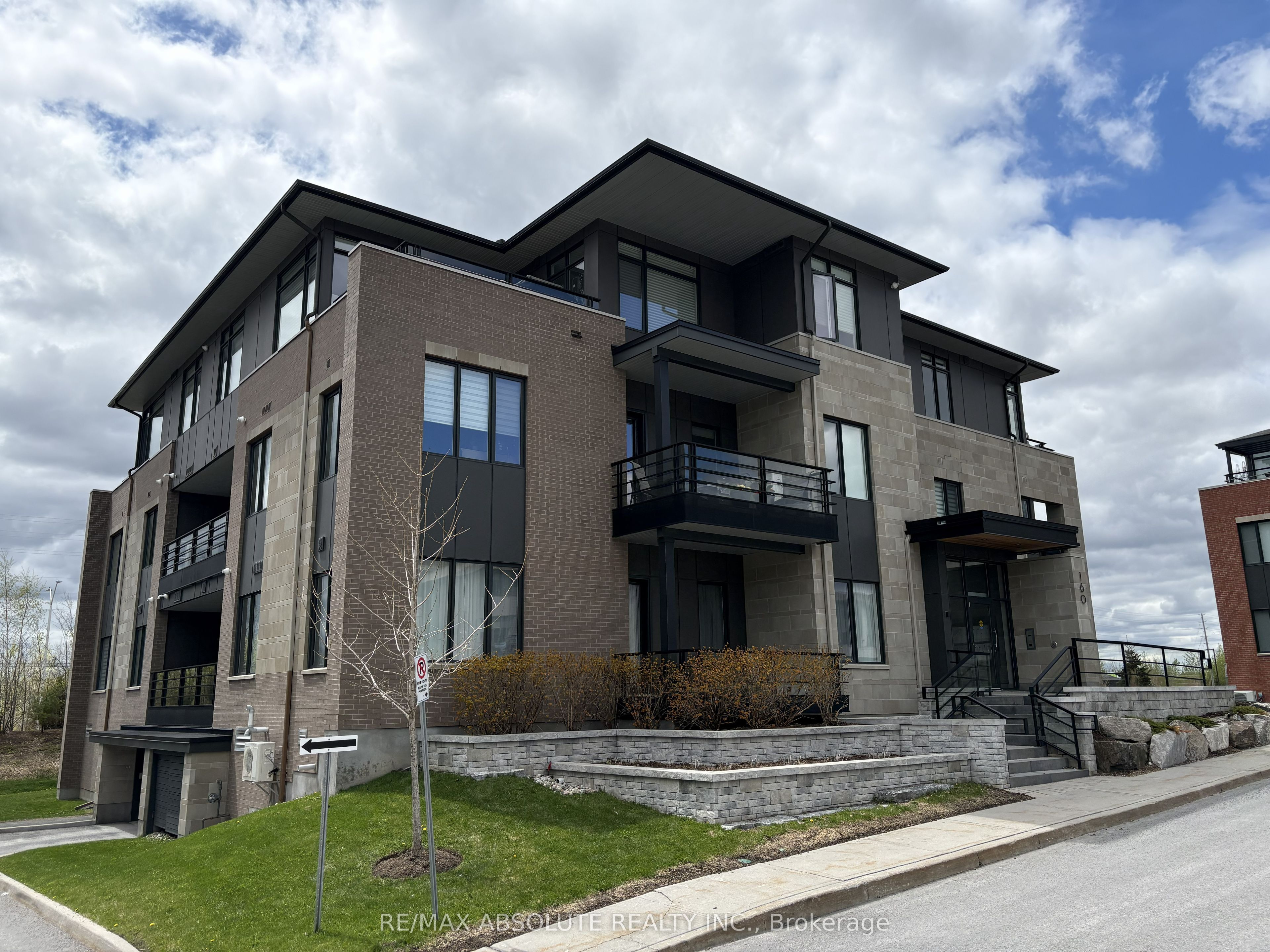160 Boundstone Way 103, Kanata, ON K2T 0M8