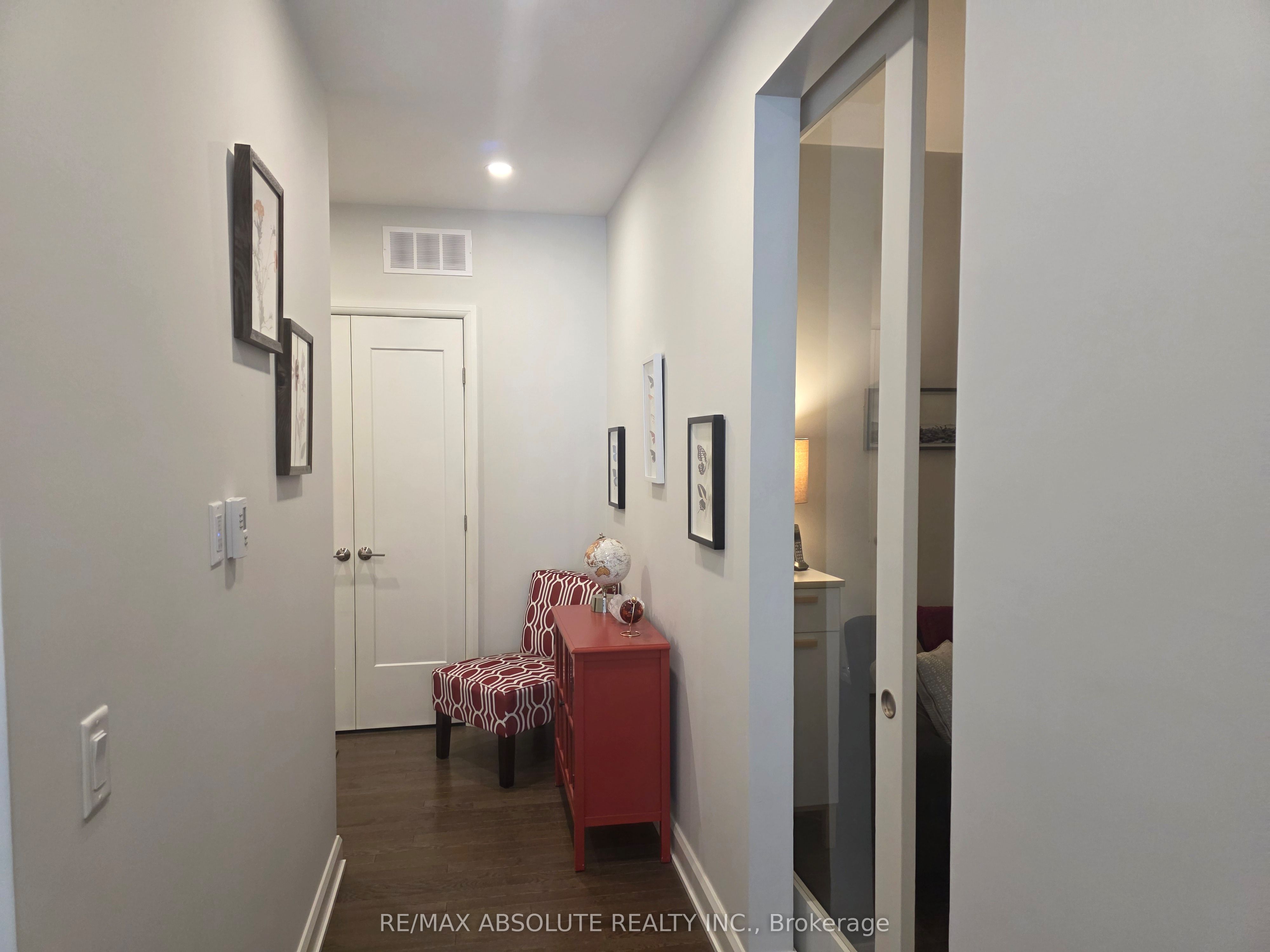 160 Boundstone Way 103, Kanata, ON K2T 0M8 photo 4
