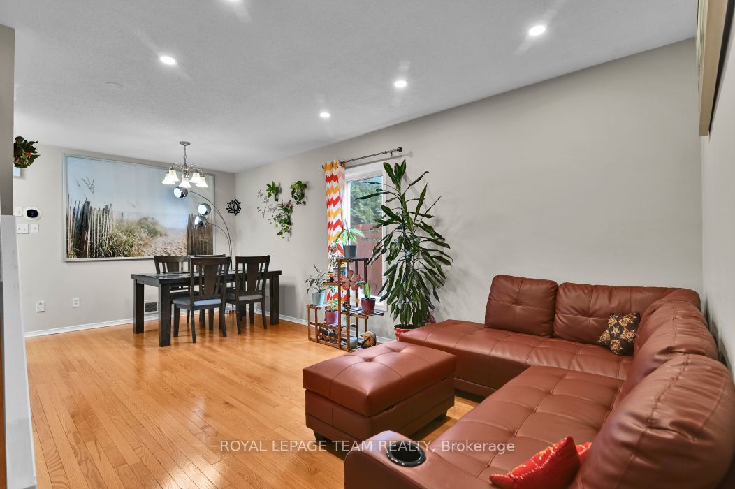 7 Karendale Street, Barrhaven, ON K2G 6V7 photo 5
