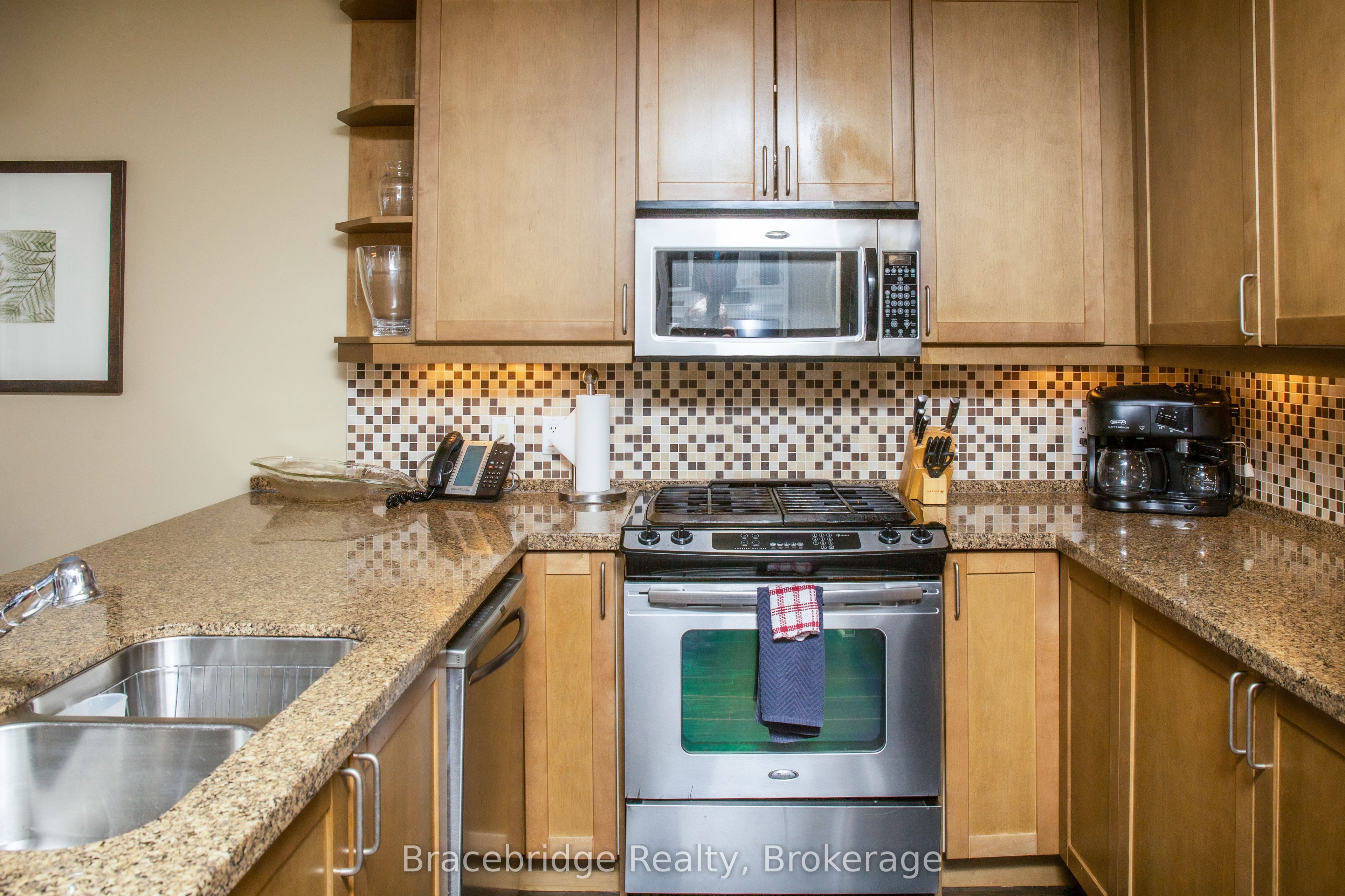 1869 Muskoka Road 118 Highway W G103-D1, Muskoka Lakes, ON P1L 1W8 photo 4