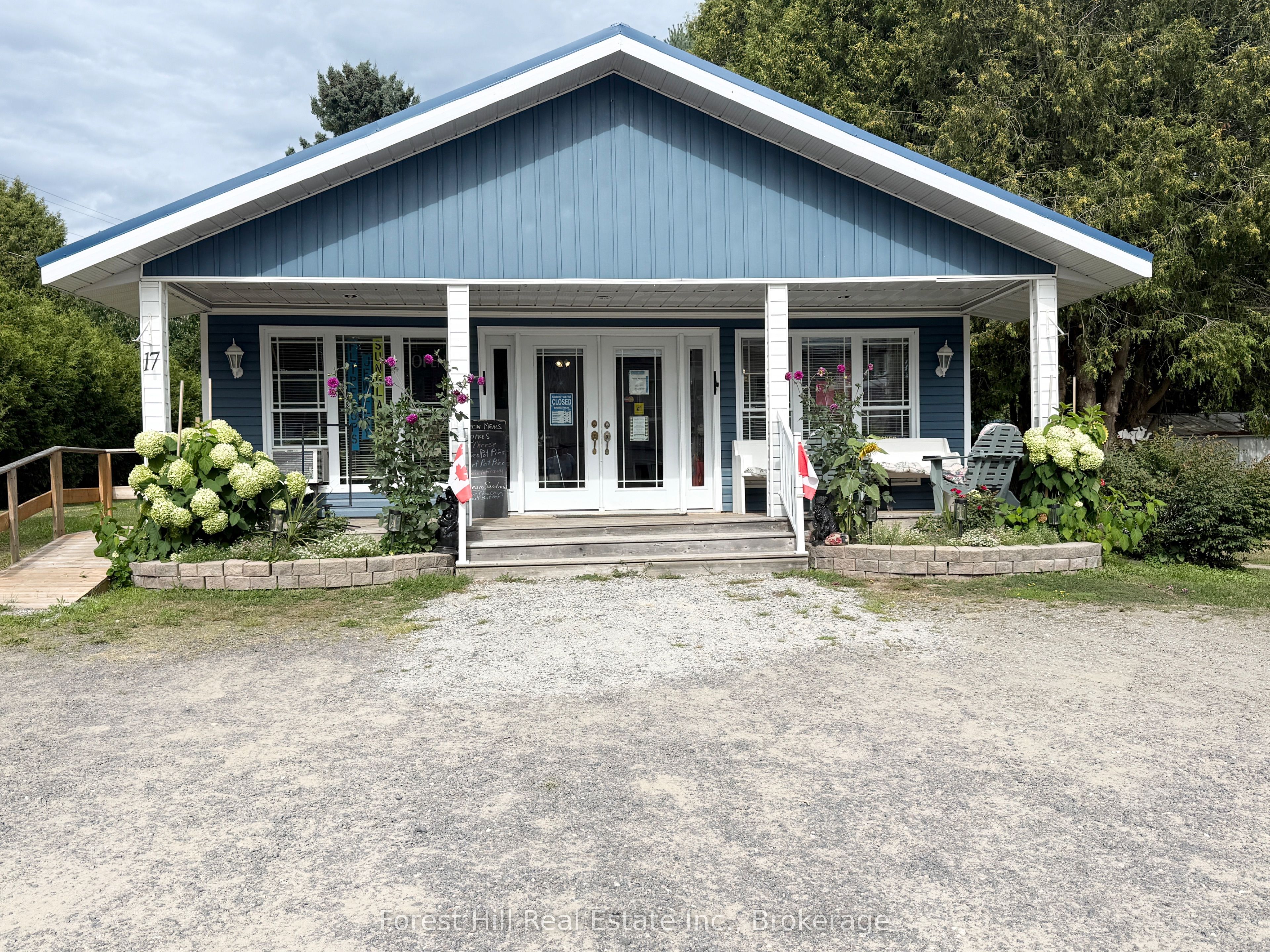 17 Davis Drive, Parry Sound Remote Area, ON P0H 1Y0