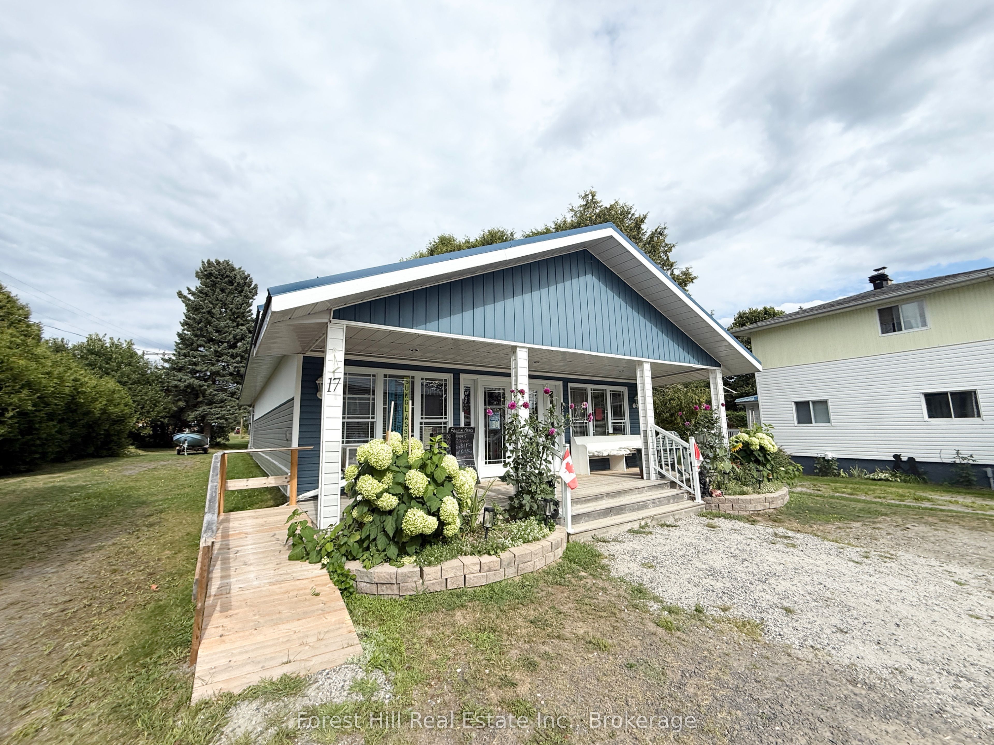 17 Davis Drive, Parry Sound Remote Area, ON P0H 1Y0 photo 2