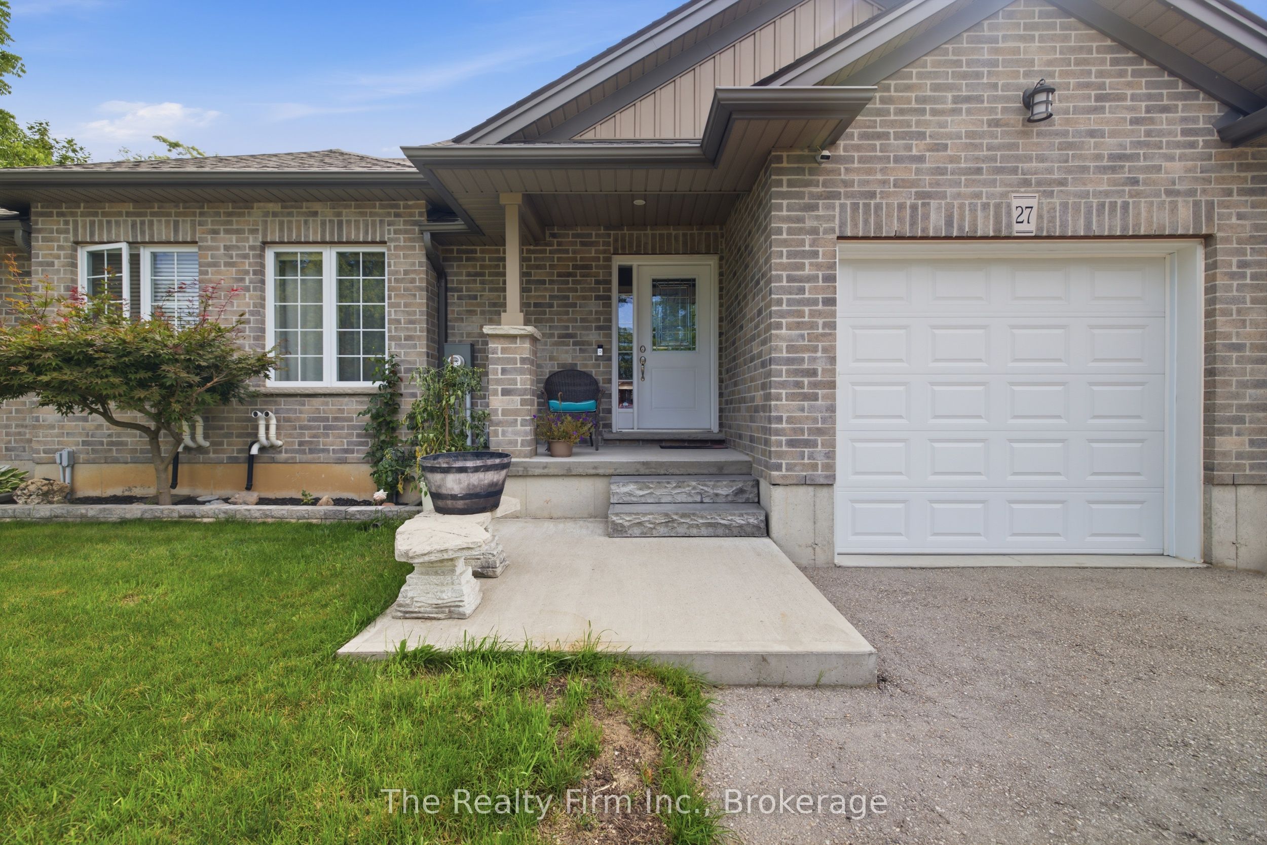 27 Cronyn Street, Woodstock, ON N4S 3T4