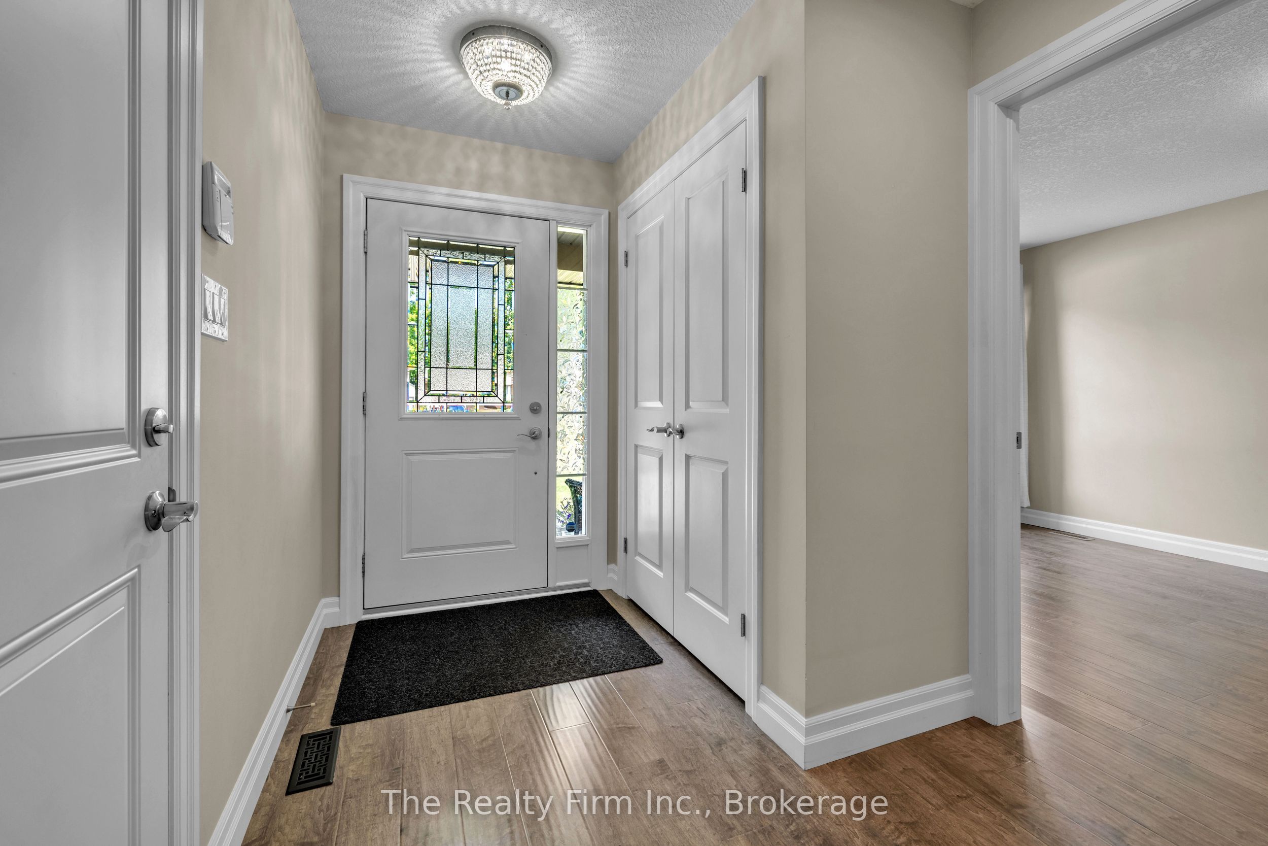27 Cronyn Street, Woodstock, ON N4S 3T4 photo 3