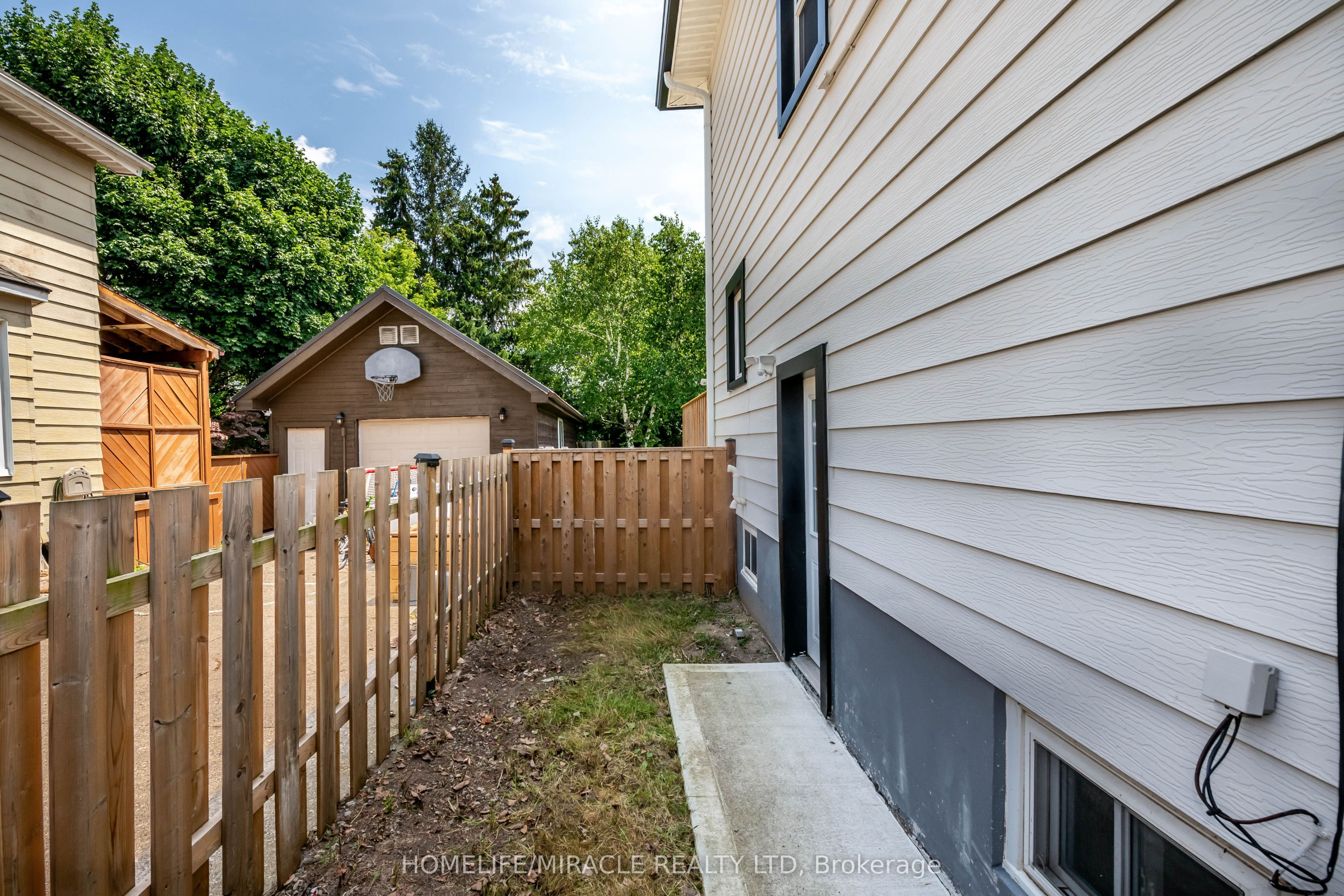 4428 Homewood Avenue Basement, Niagara Falls, ON L2E 4X5 photo 4