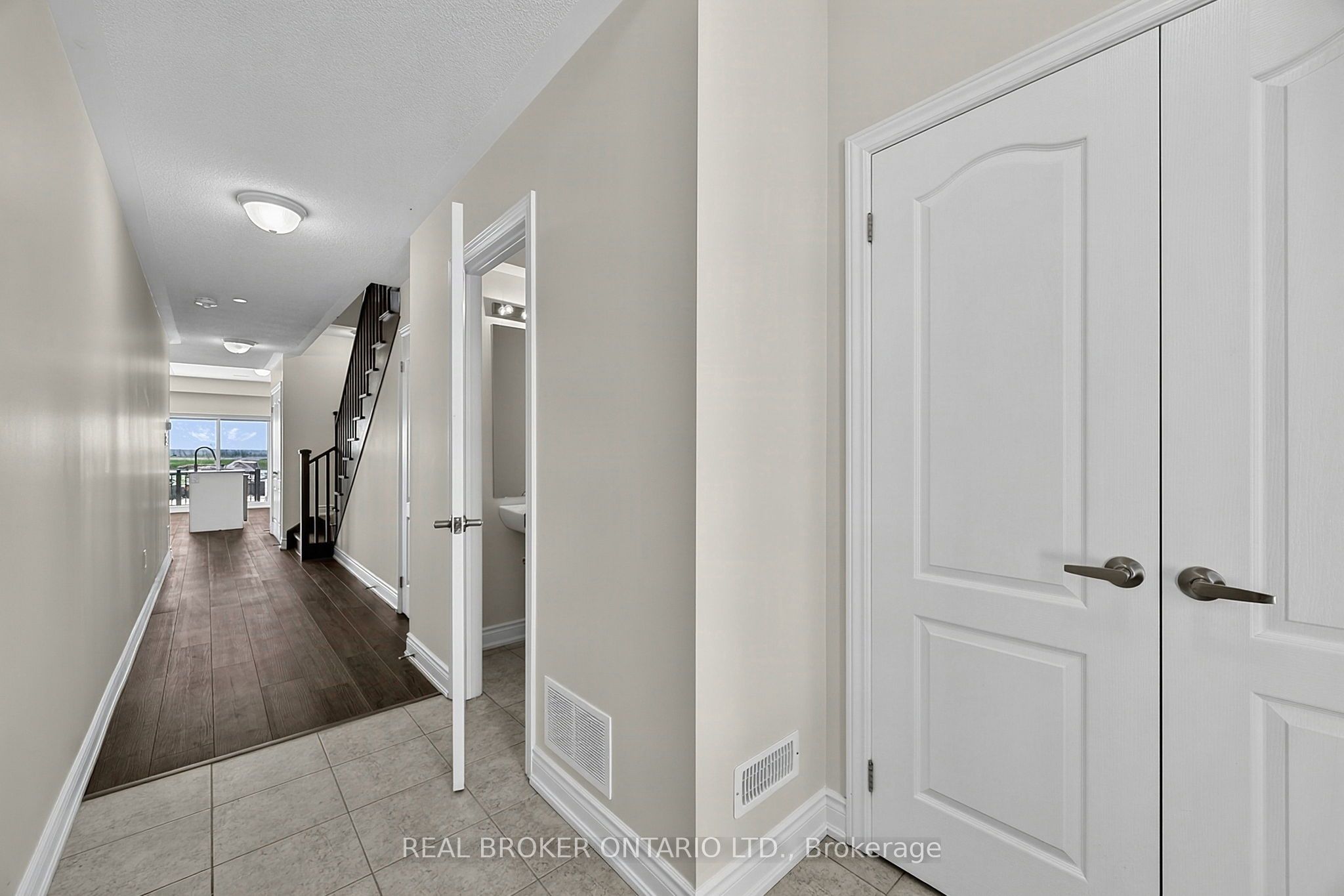 82 Marina Village Drive, Georgian Bay, ON L0K 1S0 photo 4