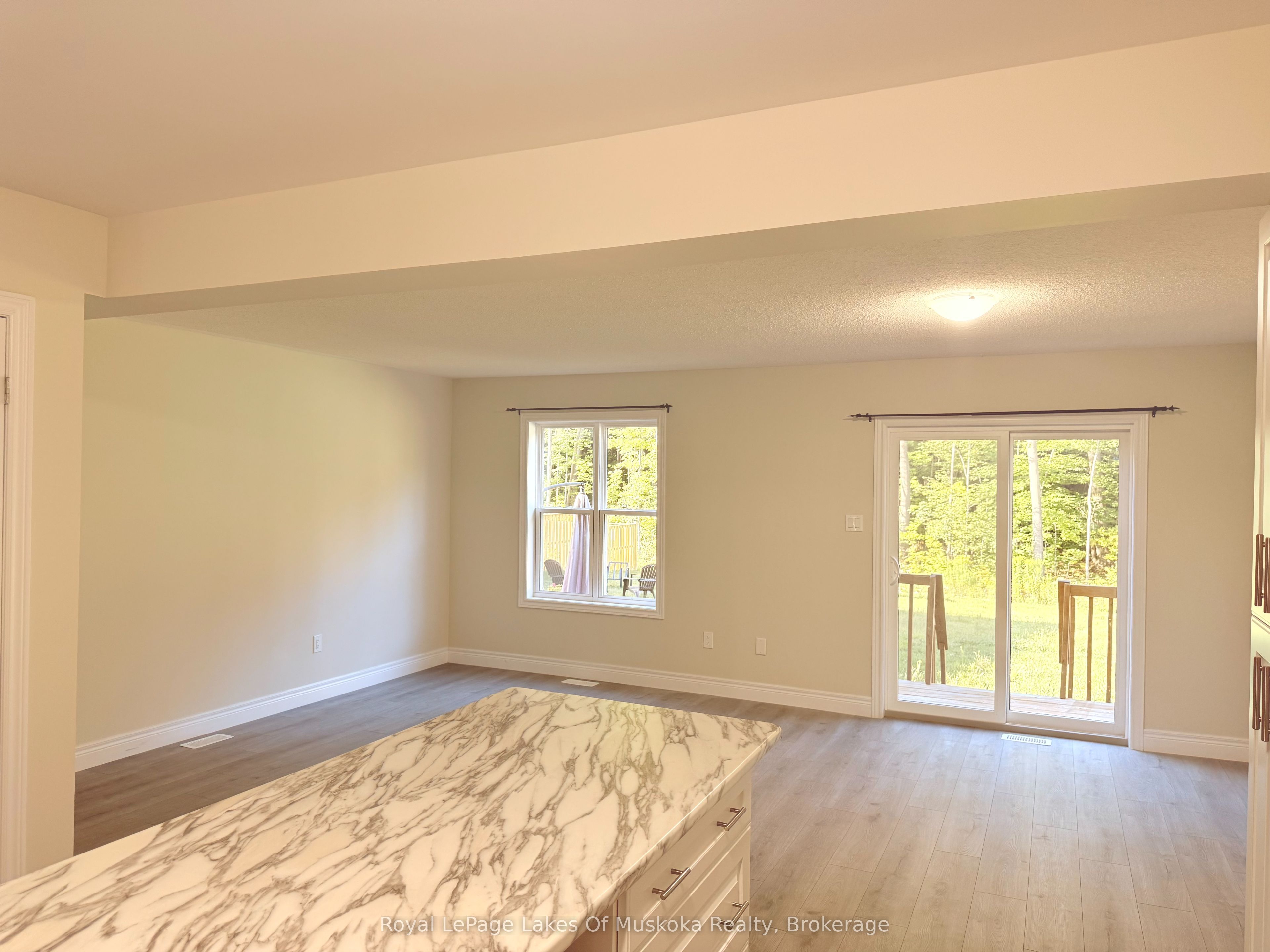 275 Daffodil Court, Gravenhurst, ON P1P 0B8 photo 2